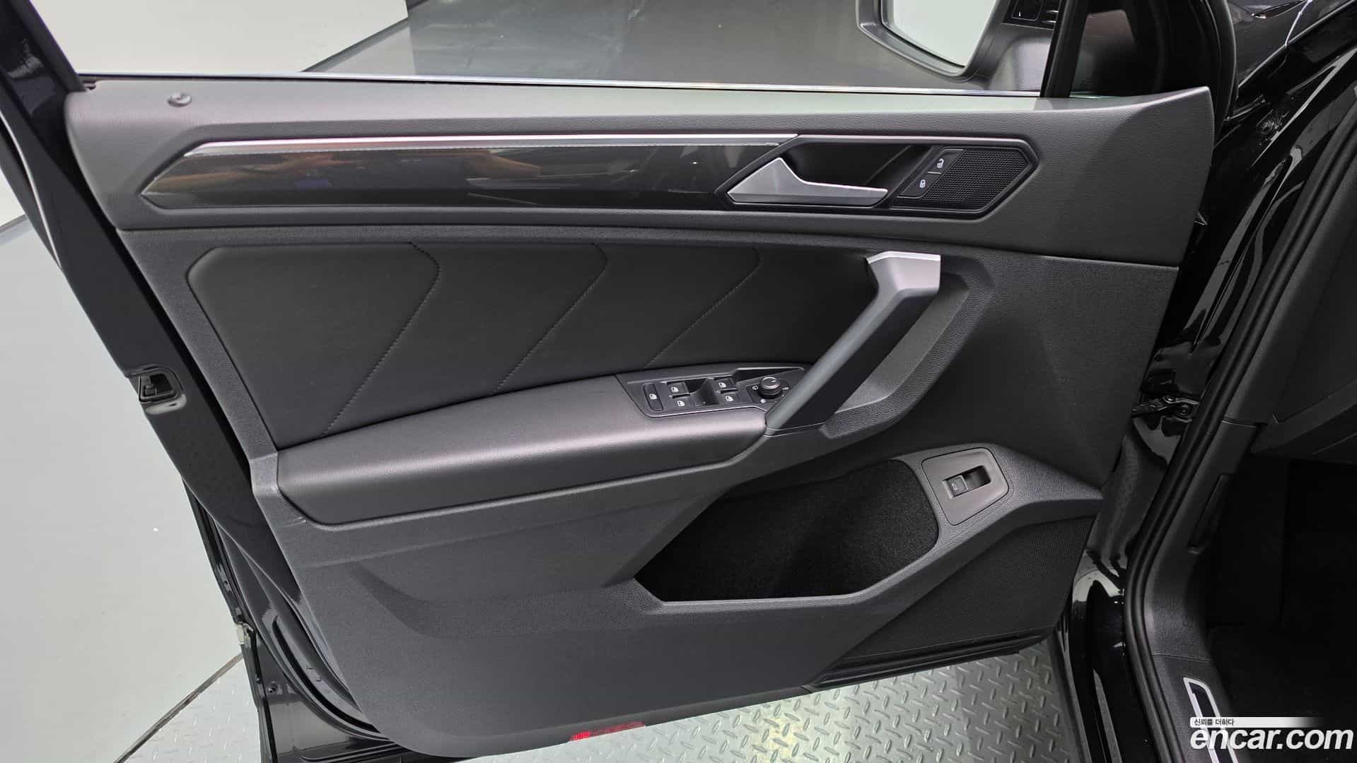 Tiguan Volkswagen 2020.7-INNER-034