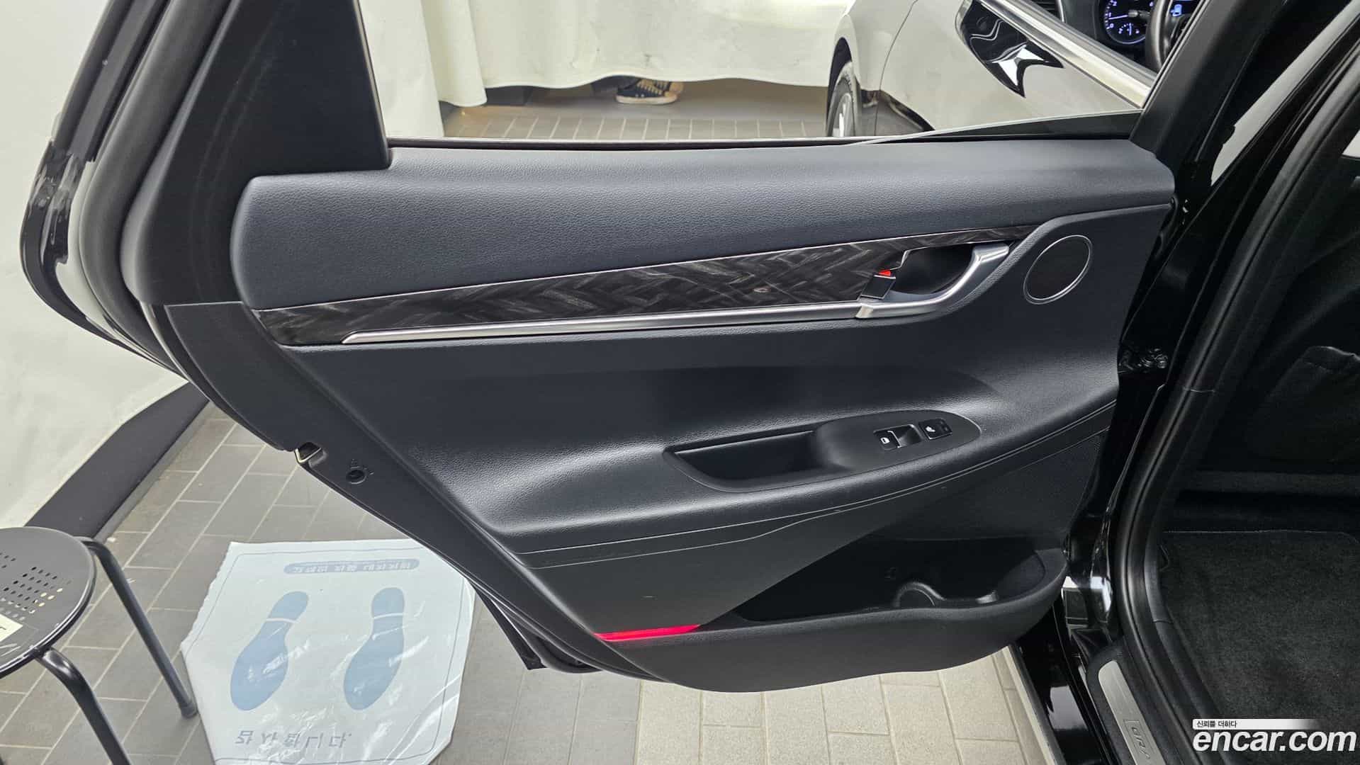 Grandeur Hyundai 2019.10-INNER-035