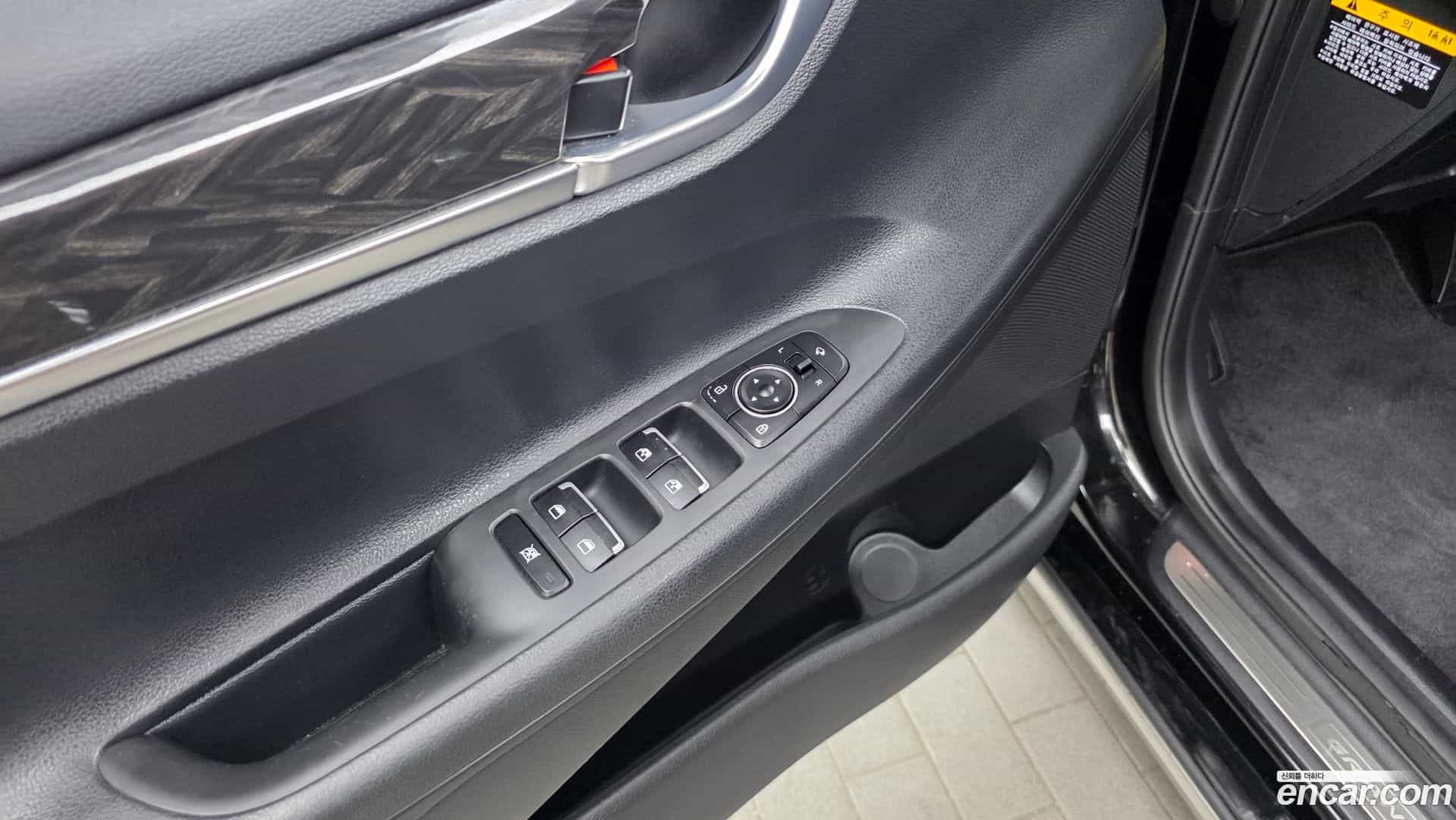 Grandeur Hyundai 2019.10-OPTION-040