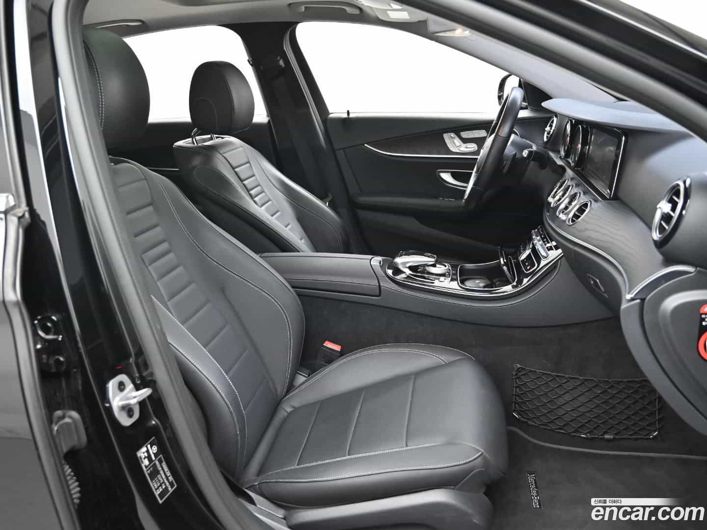 E-Class Mercedes-Benz 2019.9-INNER-010