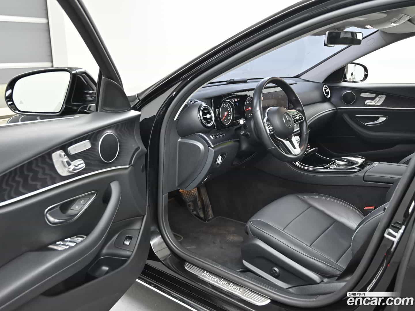 E-Class Mercedes-Benz 2019.9-OPTION-015