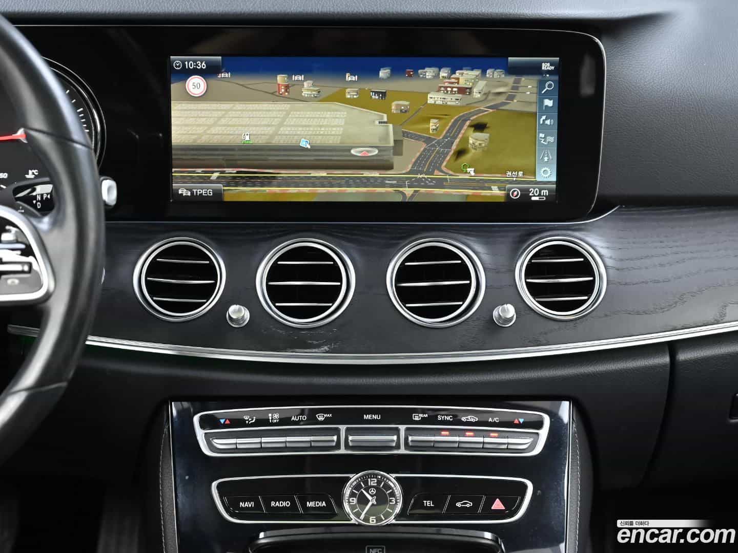 E-Class Mercedes-Benz 2019.9-OPTION-018