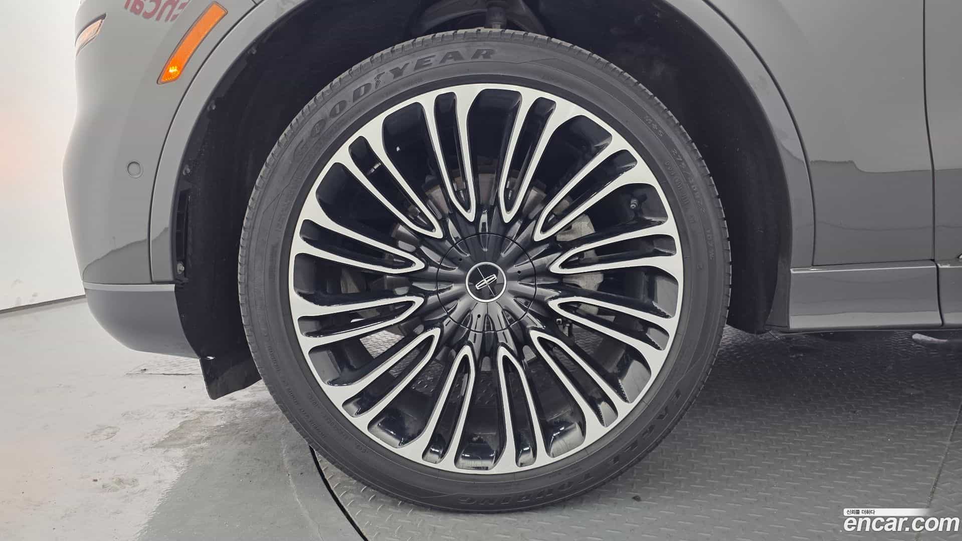 Aviator Lincoln 2022.5-OUTER-005