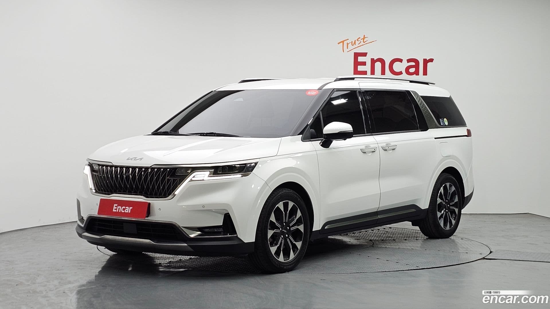 Main__Slider__Photo:Canival Kia 2021.10-0