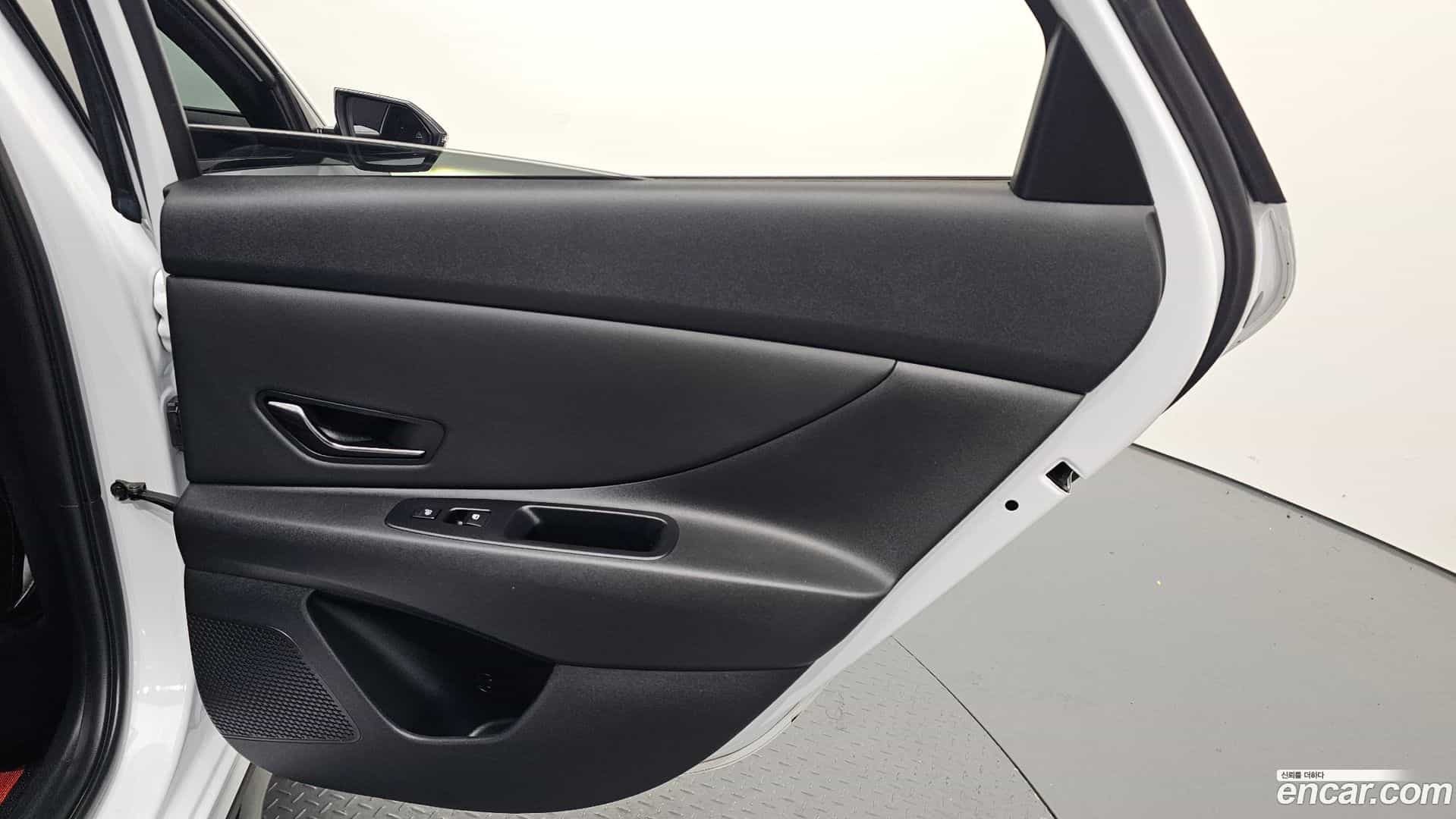 AVANTE Hyundai 2022.2-OPTION-022