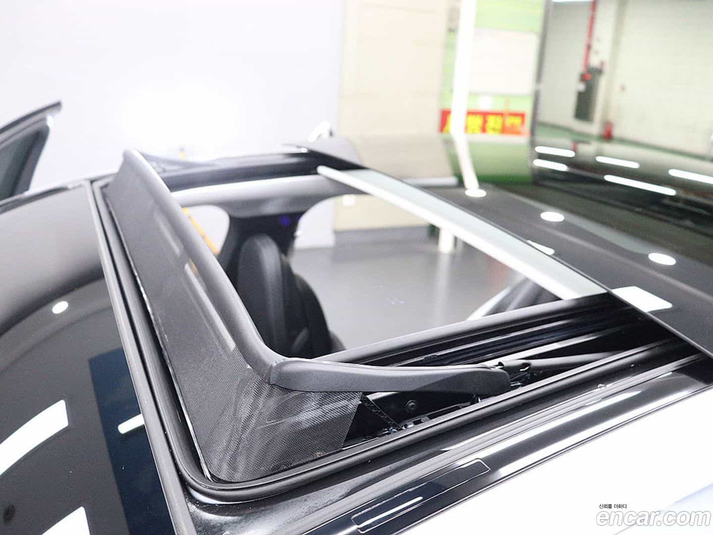 E-Class Mercedes-Benz 2024.8-OPTION-017