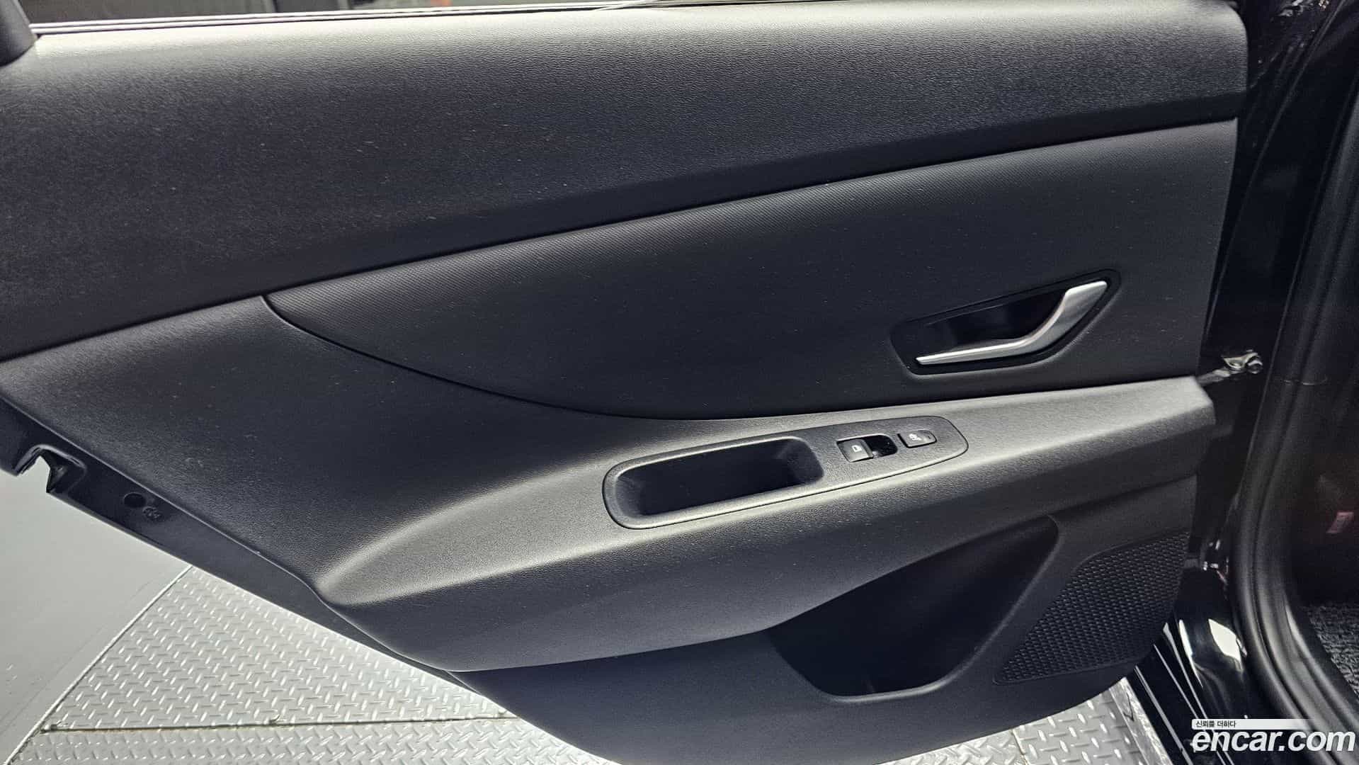 AVANTE Hyundai 2021.0-INNER-035