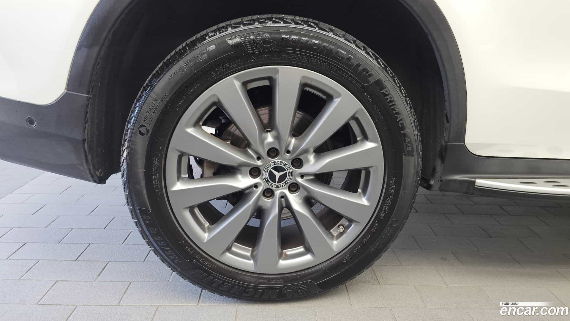 GLC-Class Mercedes-Benz 2018.9-OUTER-005