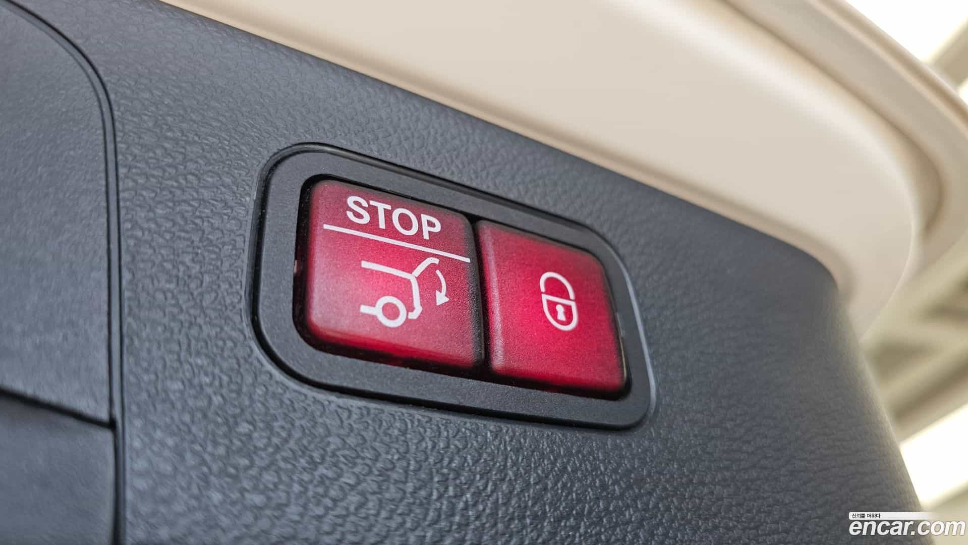GLC-Class Mercedes-Benz 2018.9-OPTION-040