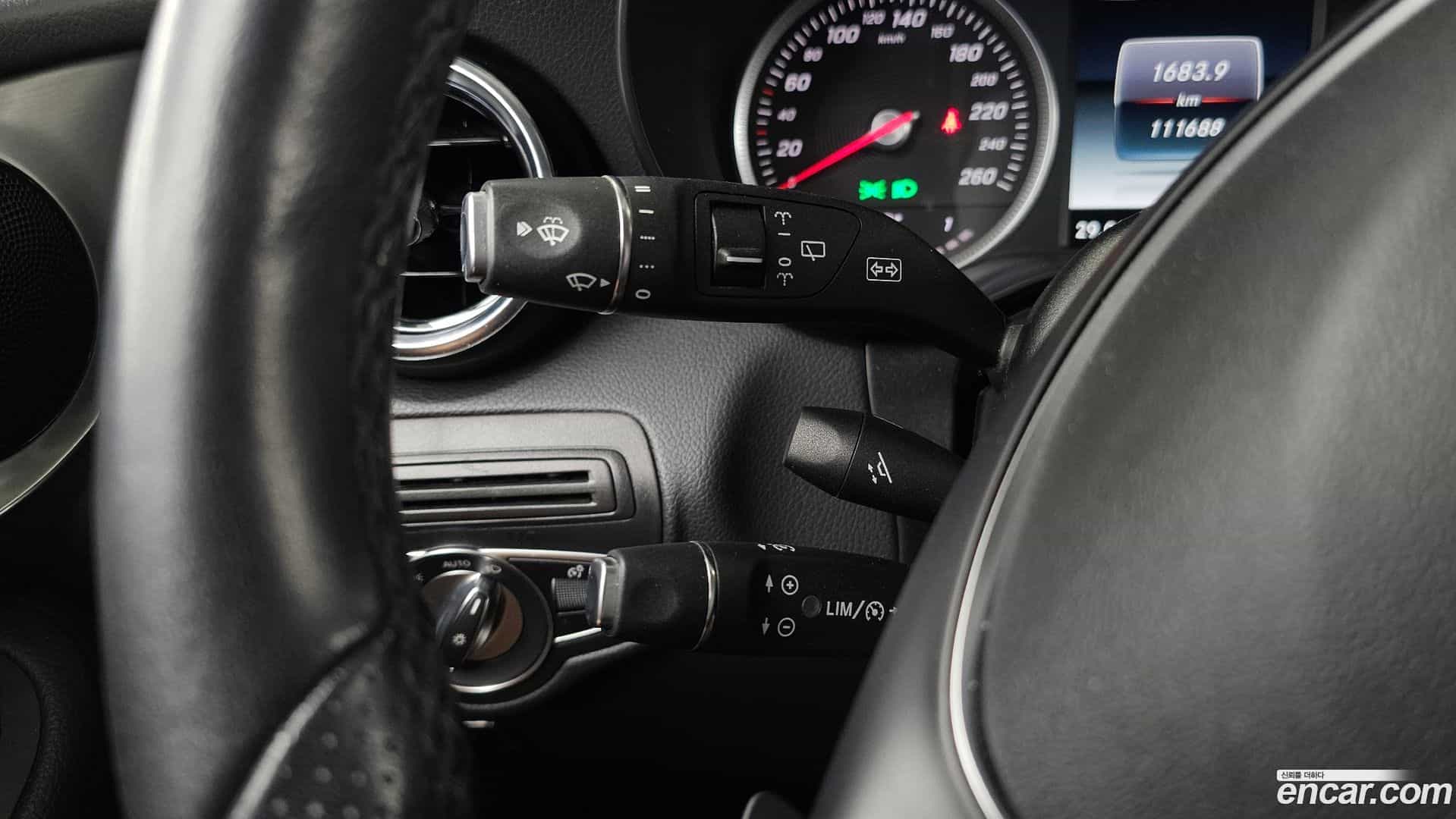 GLC-Class Mercedes-Benz 2018.9-OPTION-041