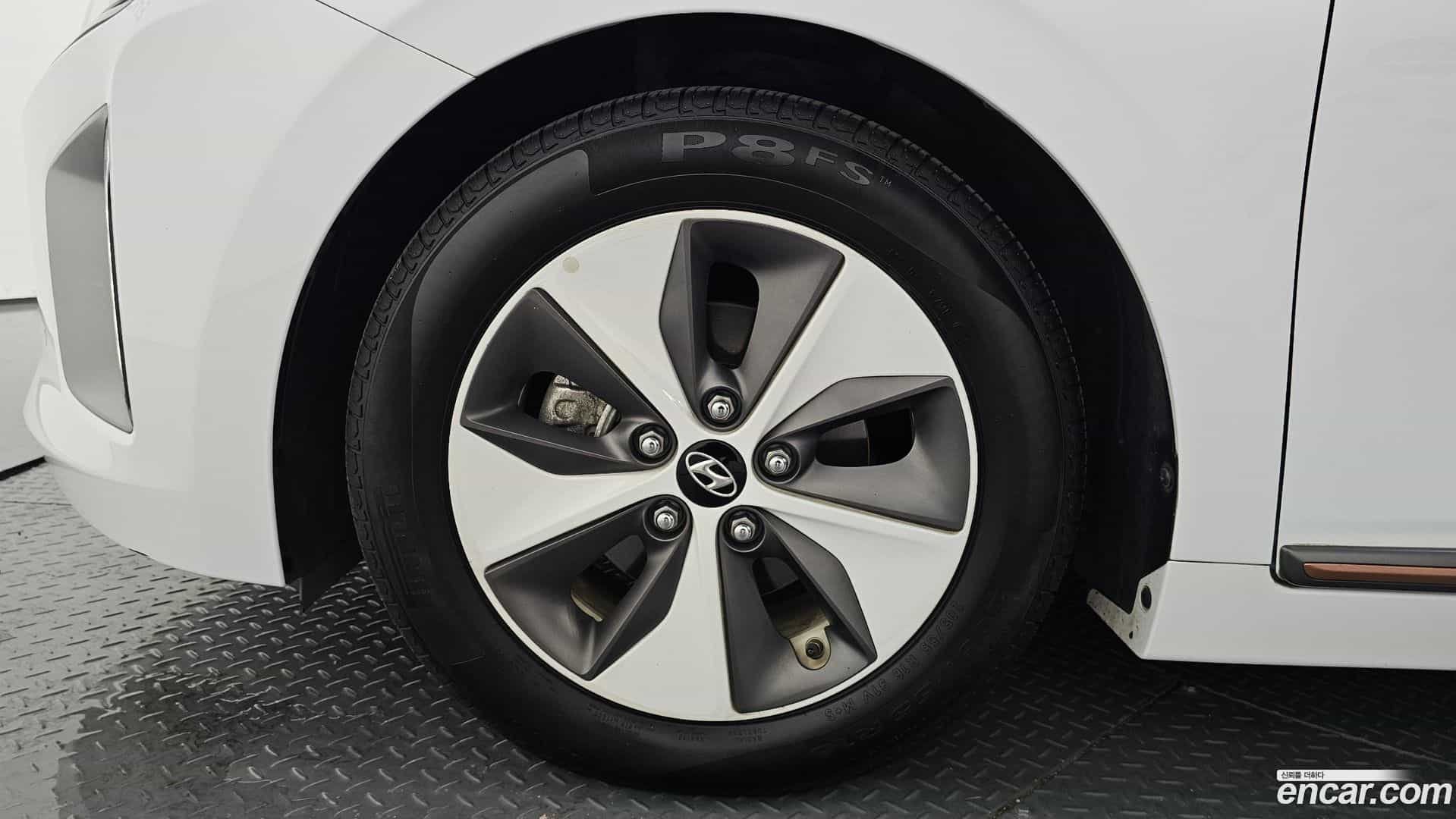 Ioniq Hyundai 2017.10-OUTER-005