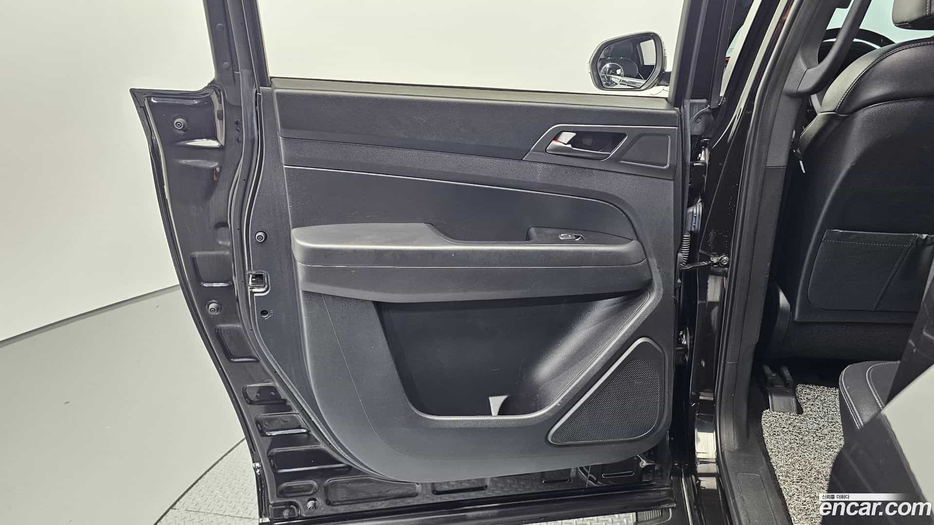 Rexton KG Mobility 2021.3-INNER-035
