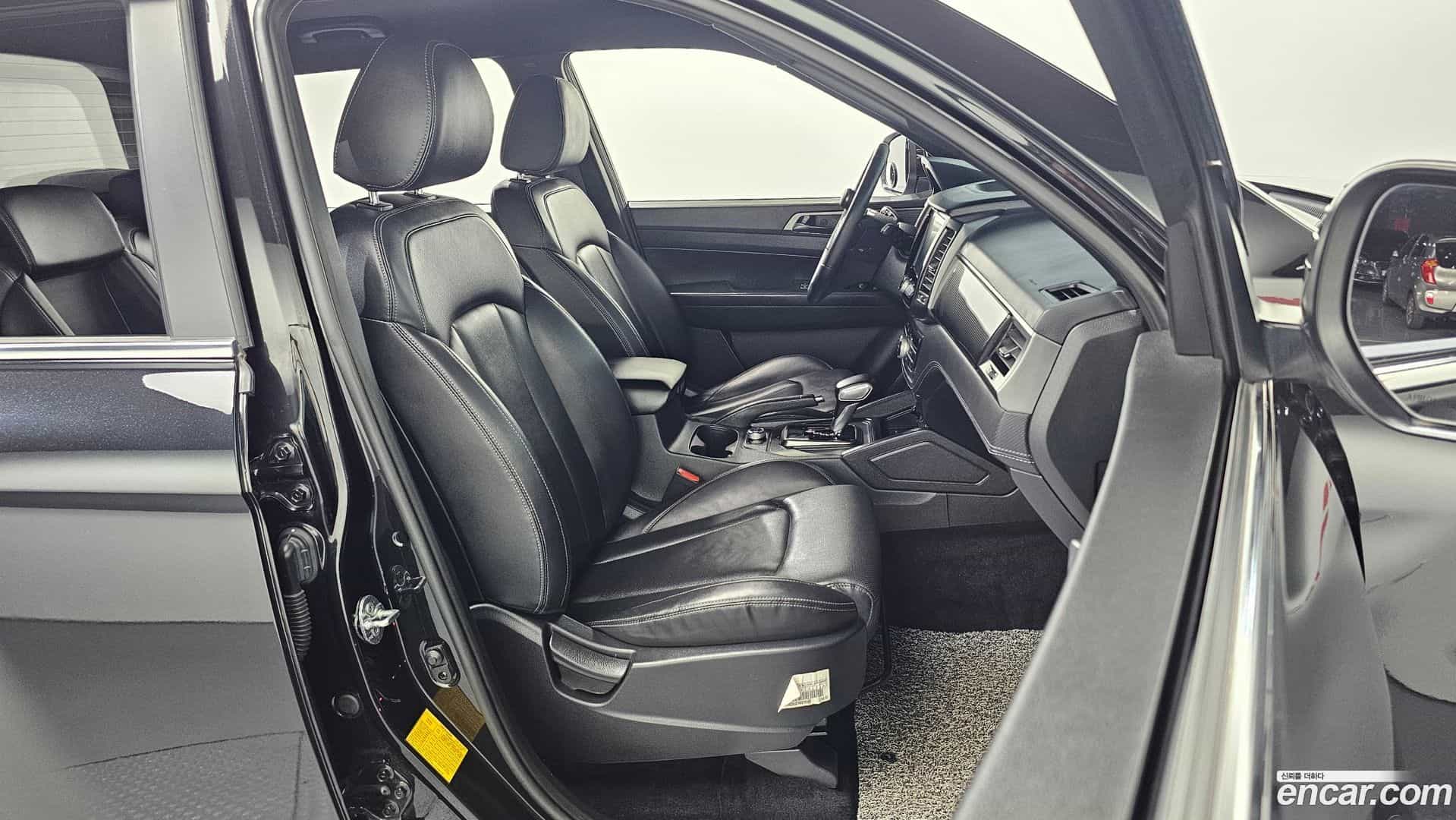 Rexton KG Mobility 2021.3-INNER-036
