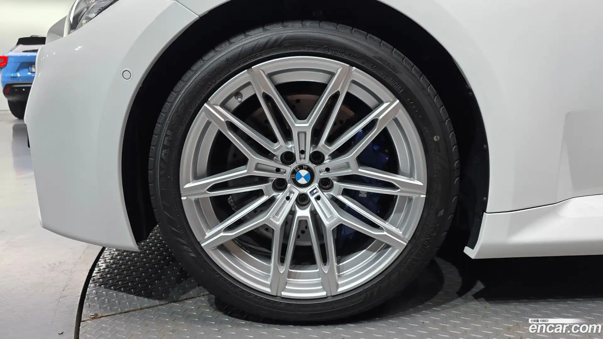M2 BMW 2026.3-OUTER-005