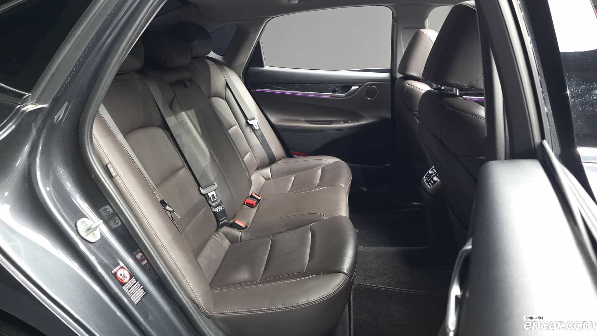 Grandeur Hyundai 2017.4-OPTION-015