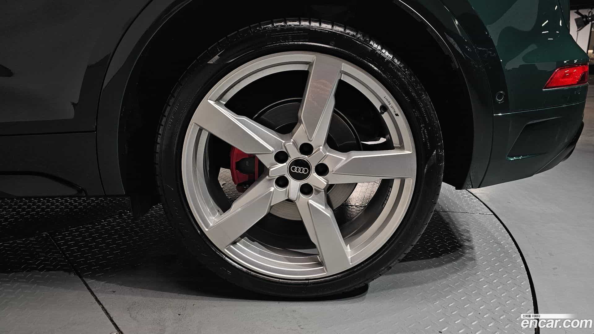 SQ5 Audi 2023.10-OUTER-031