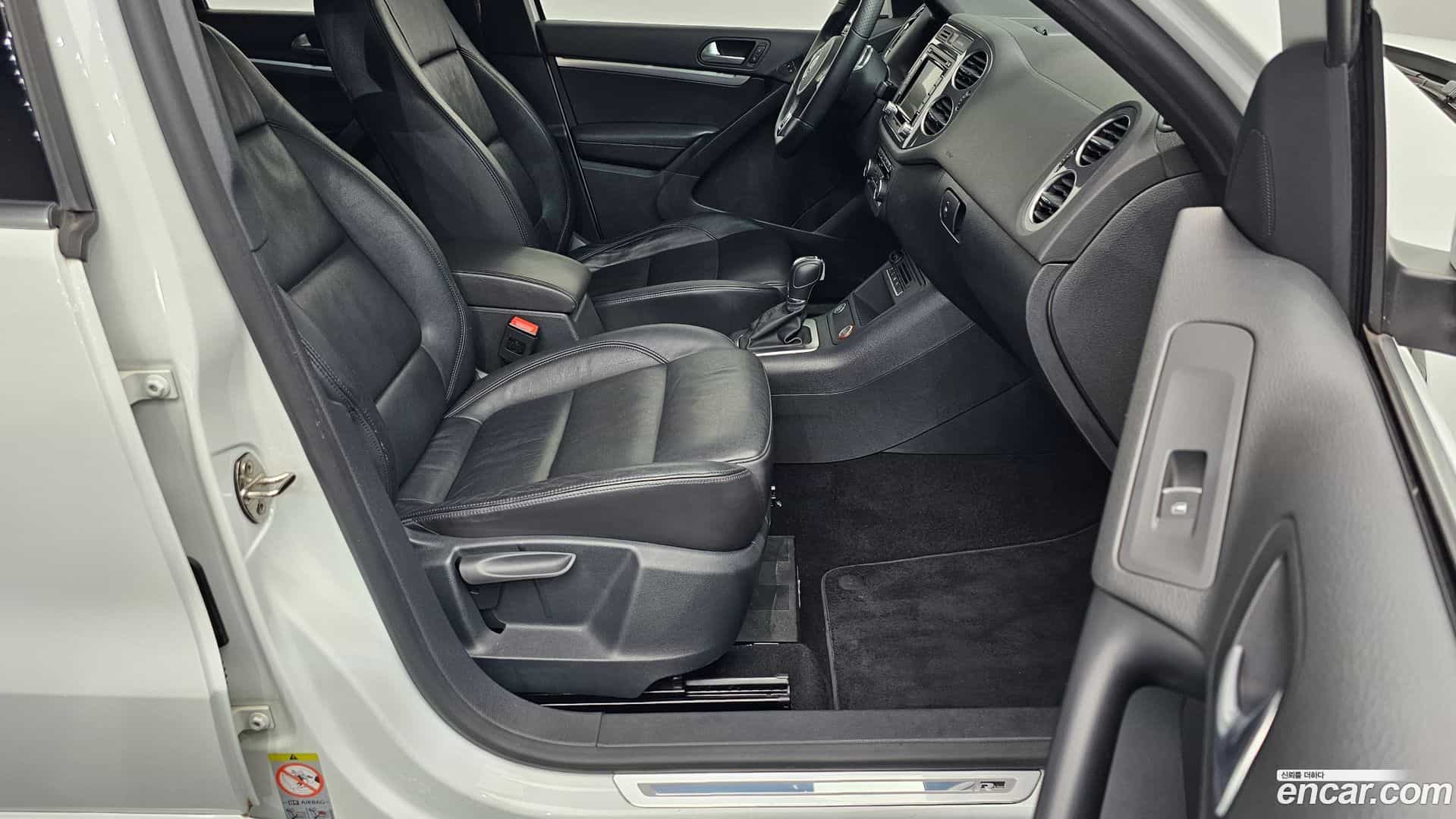 Tiguan Volkswagen 2014.6-OPTION-015