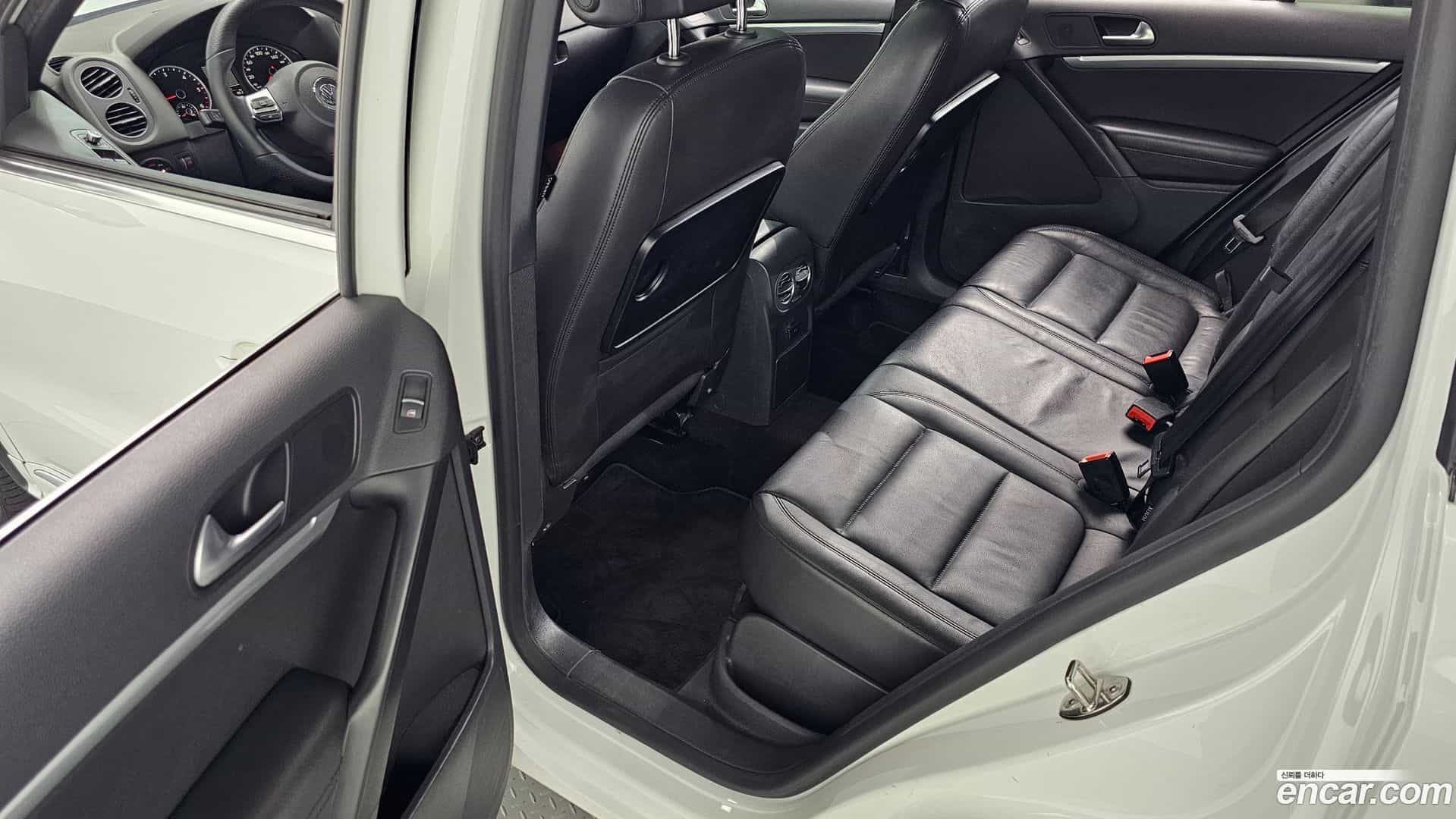 Tiguan Volkswagen 2014.6-OPTION-016