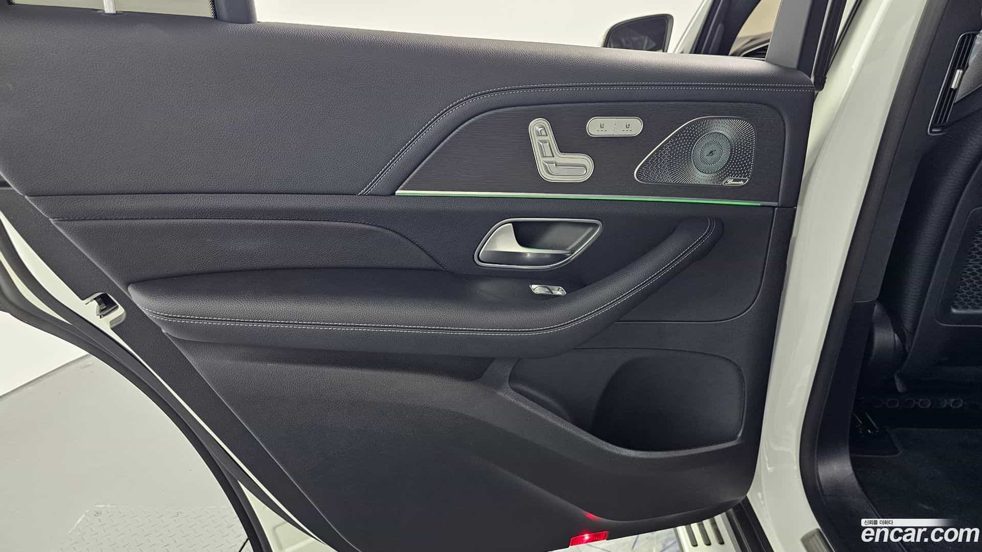 GLS-Class Mercedes-Benz 2022.4-INNER-035