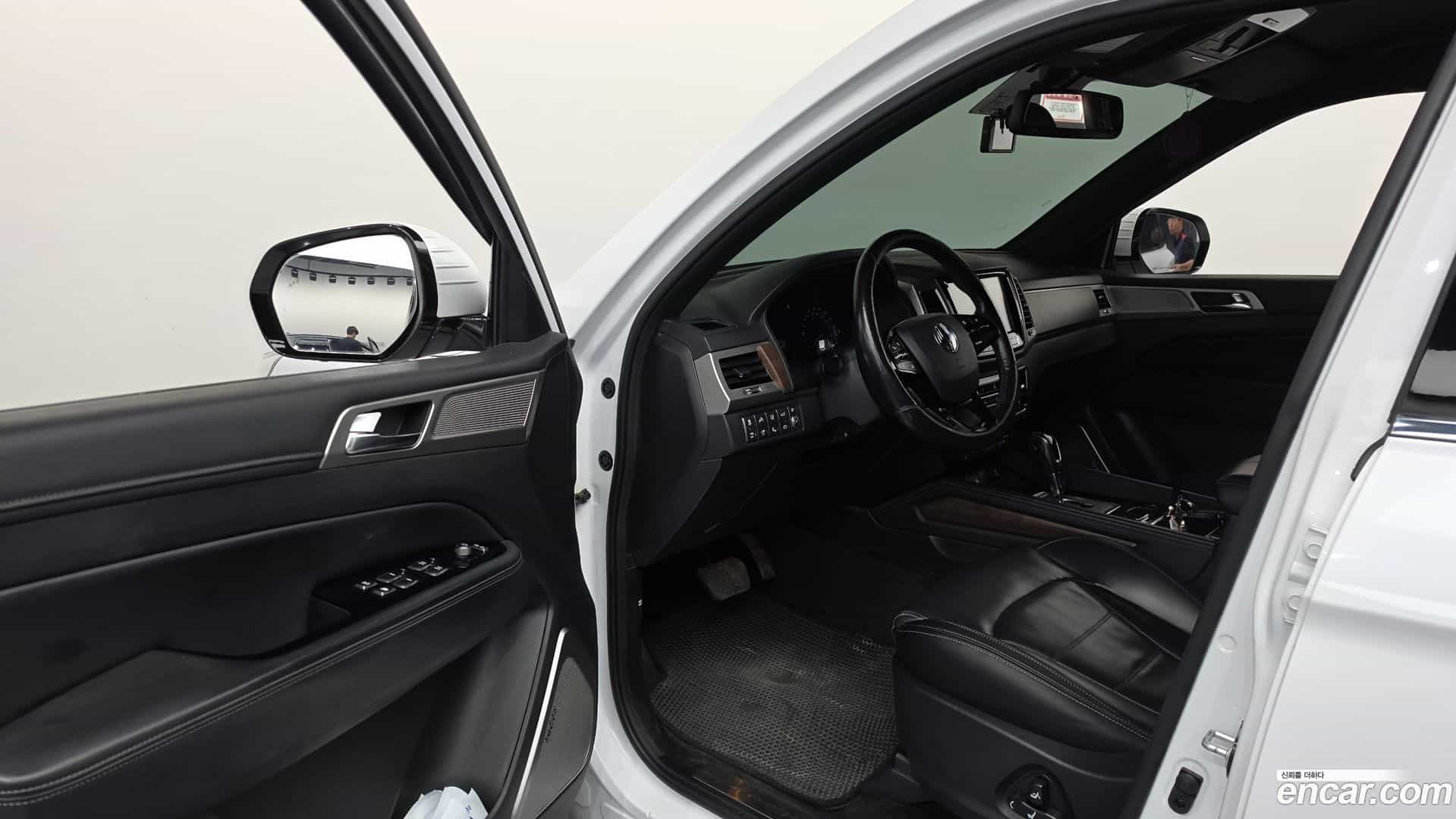Rexton KG Mobility 2017.10-INNER-010