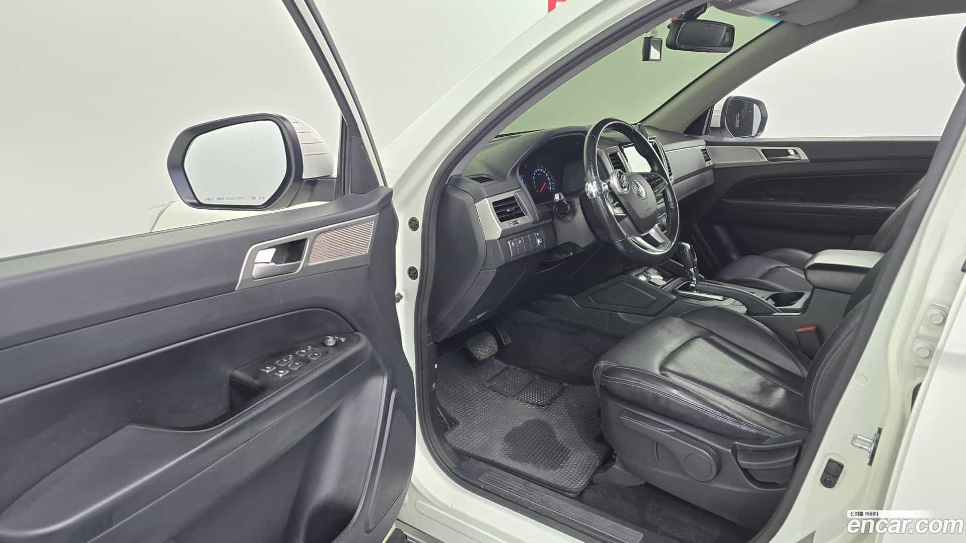 Rexton KG Mobility 2018.11-INNER-010