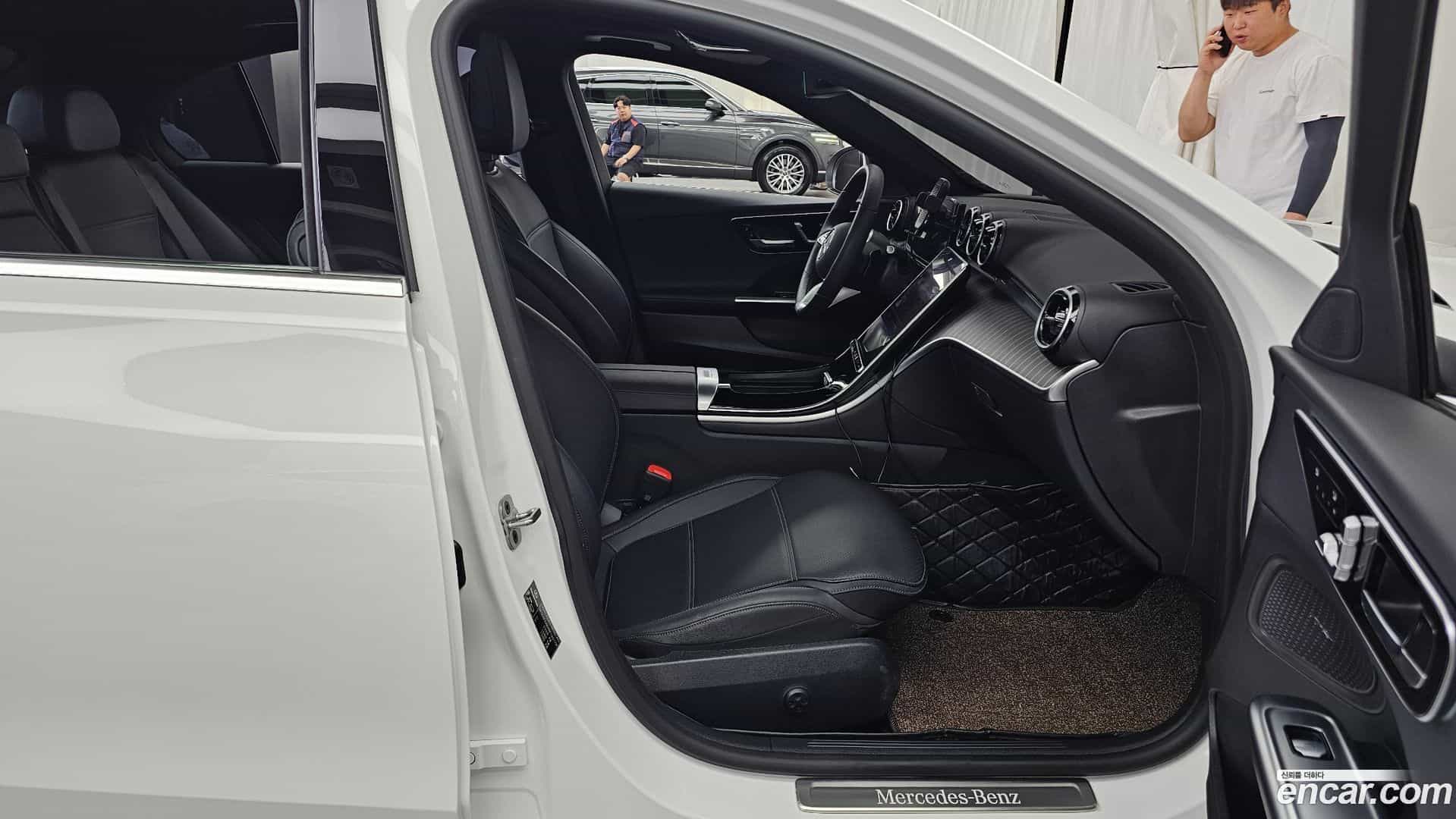 C-Class Mercedes-Benz 2024.9-OPTION-015