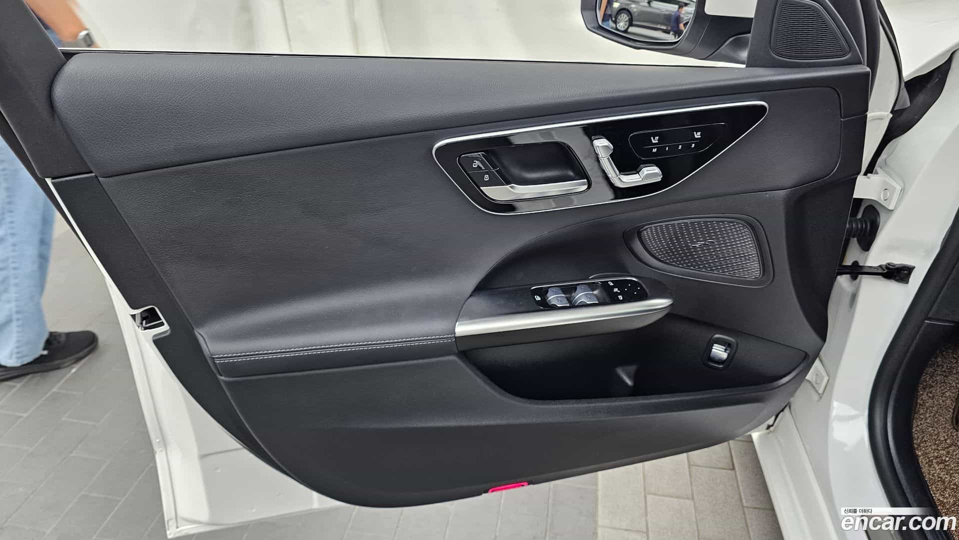 C-Class Mercedes-Benz 2024.9-INNER-034