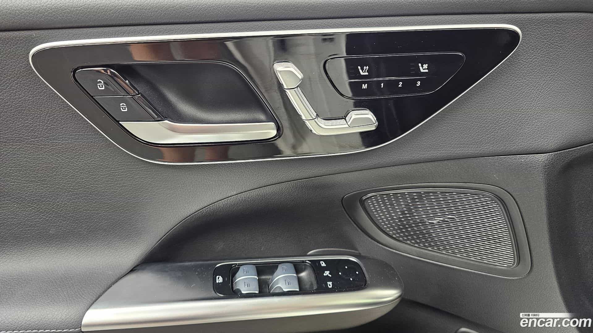 C-Class Mercedes-Benz 2024.9-OPTION-042