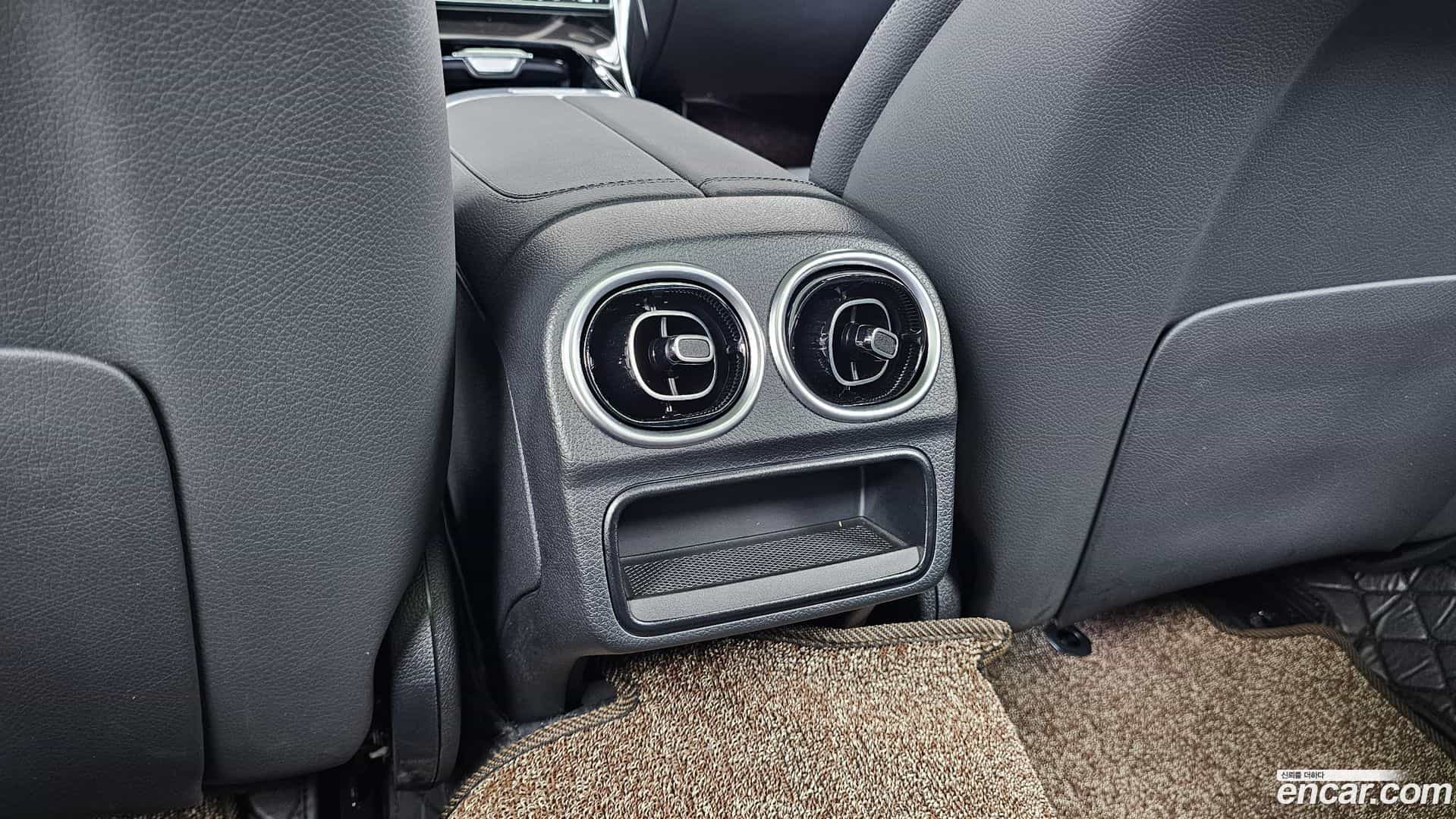 C-Class Mercedes-Benz 2024.9-OPTION-044