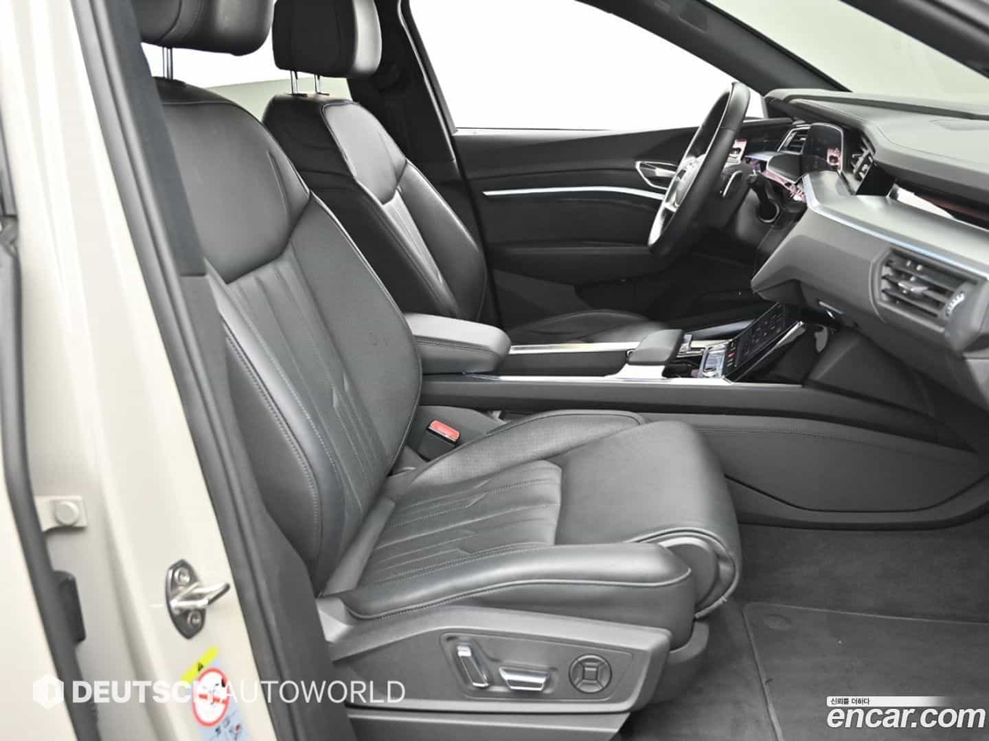 e-tron Audi 2020.6-INNER-010