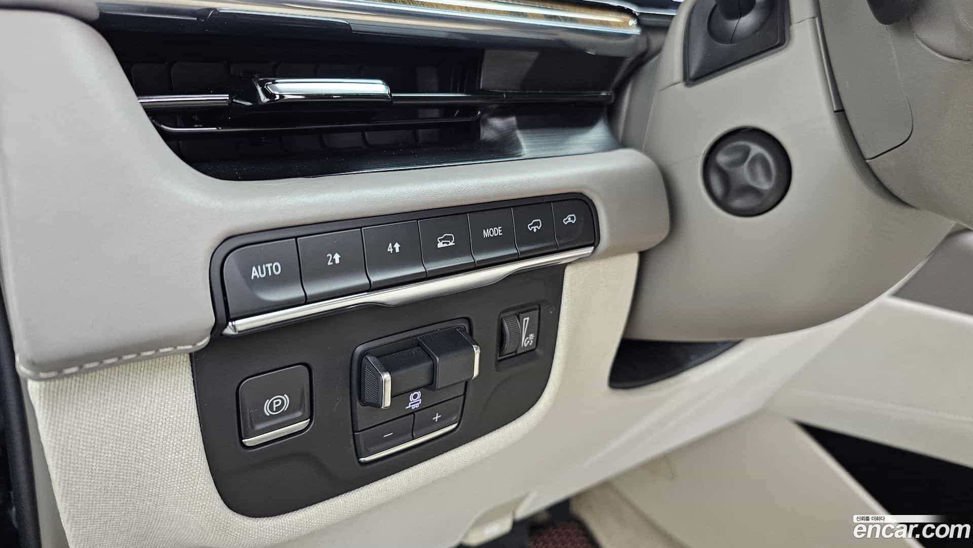 Escalade Cadillac 2021.4-OPTION-020