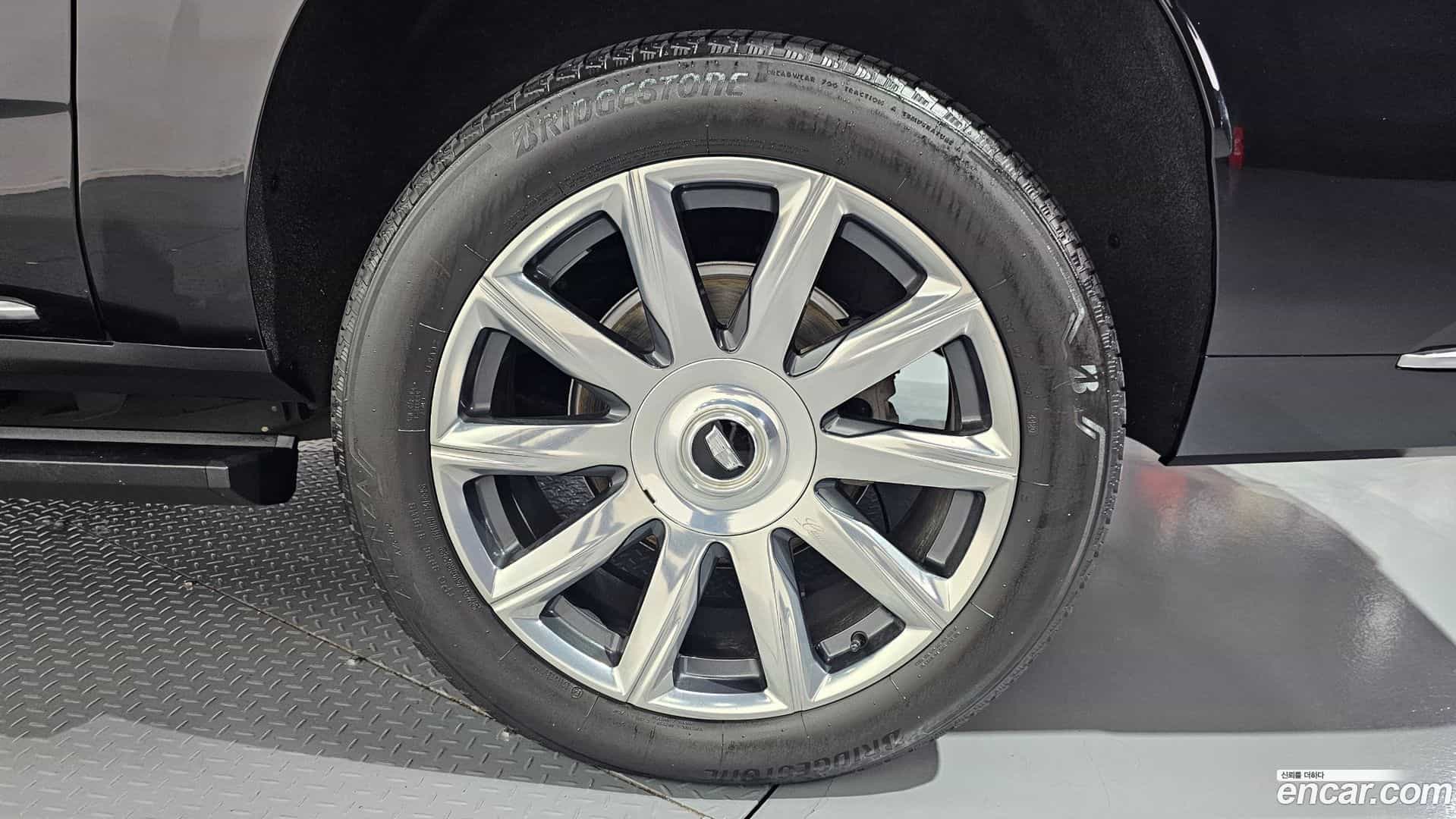 Escalade Cadillac 2021.4-OUTER-031