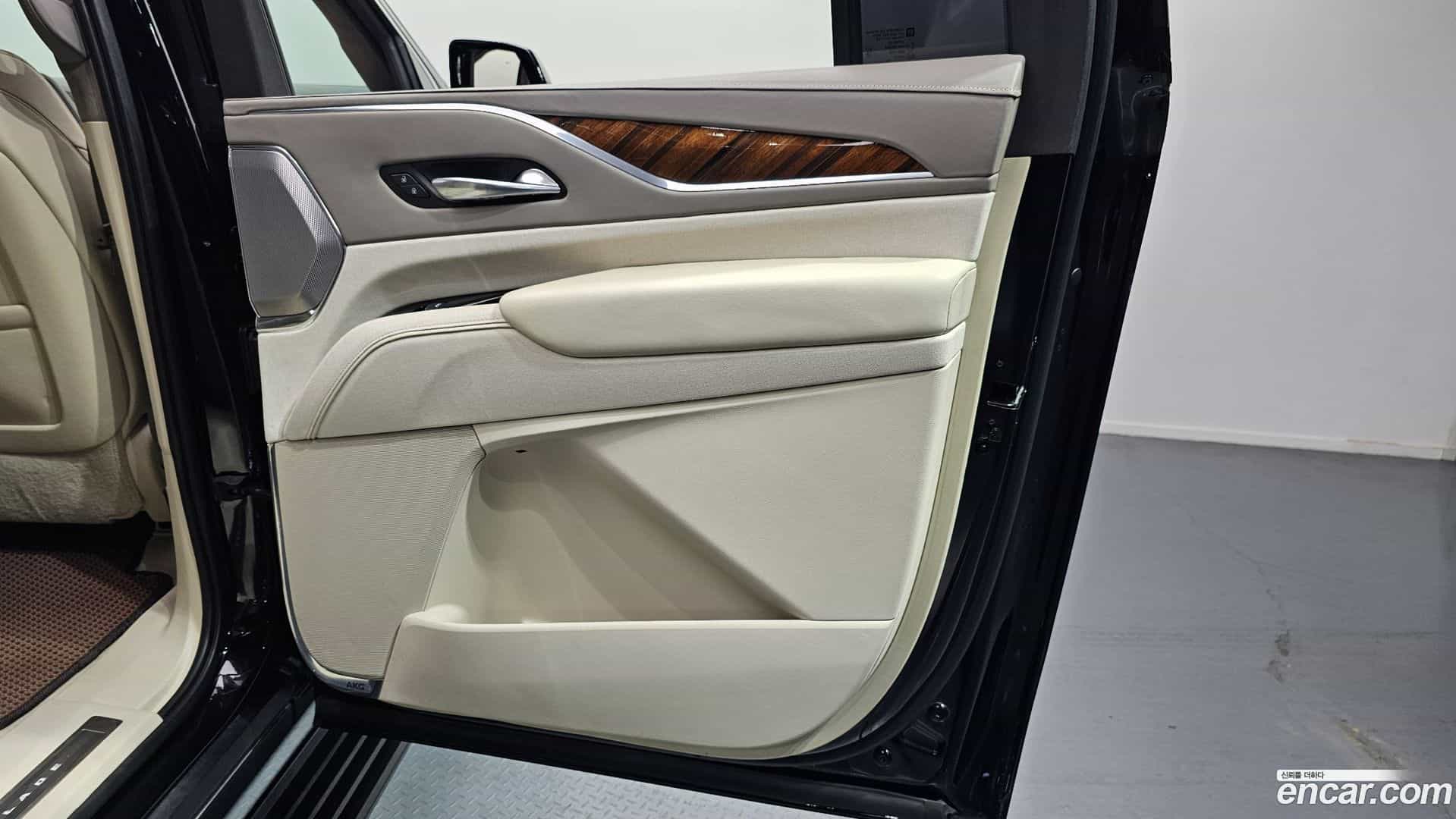 Escalade Cadillac 2021.4-INNER-035