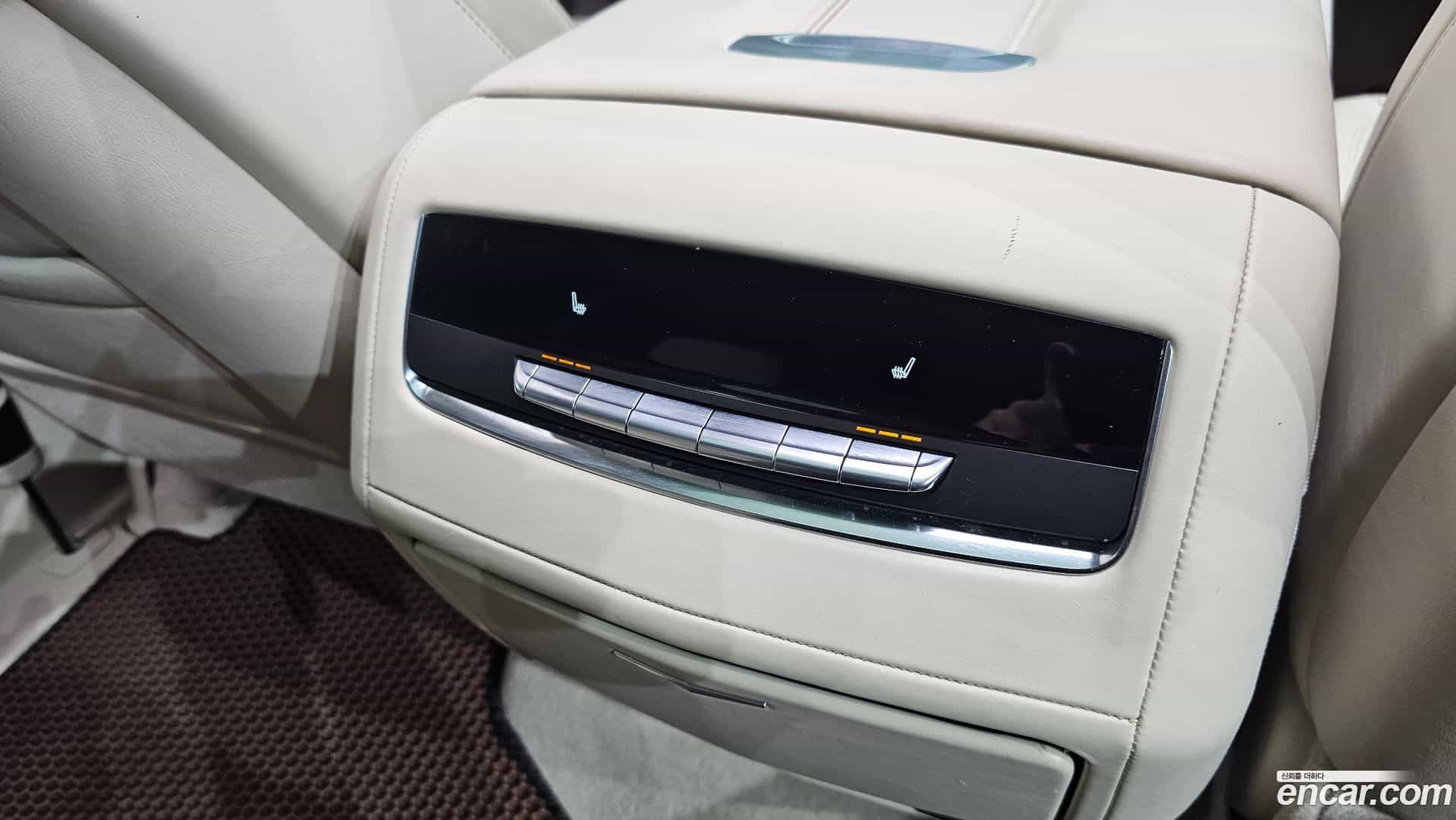 Escalade Cadillac 2021.4-OPTION-045