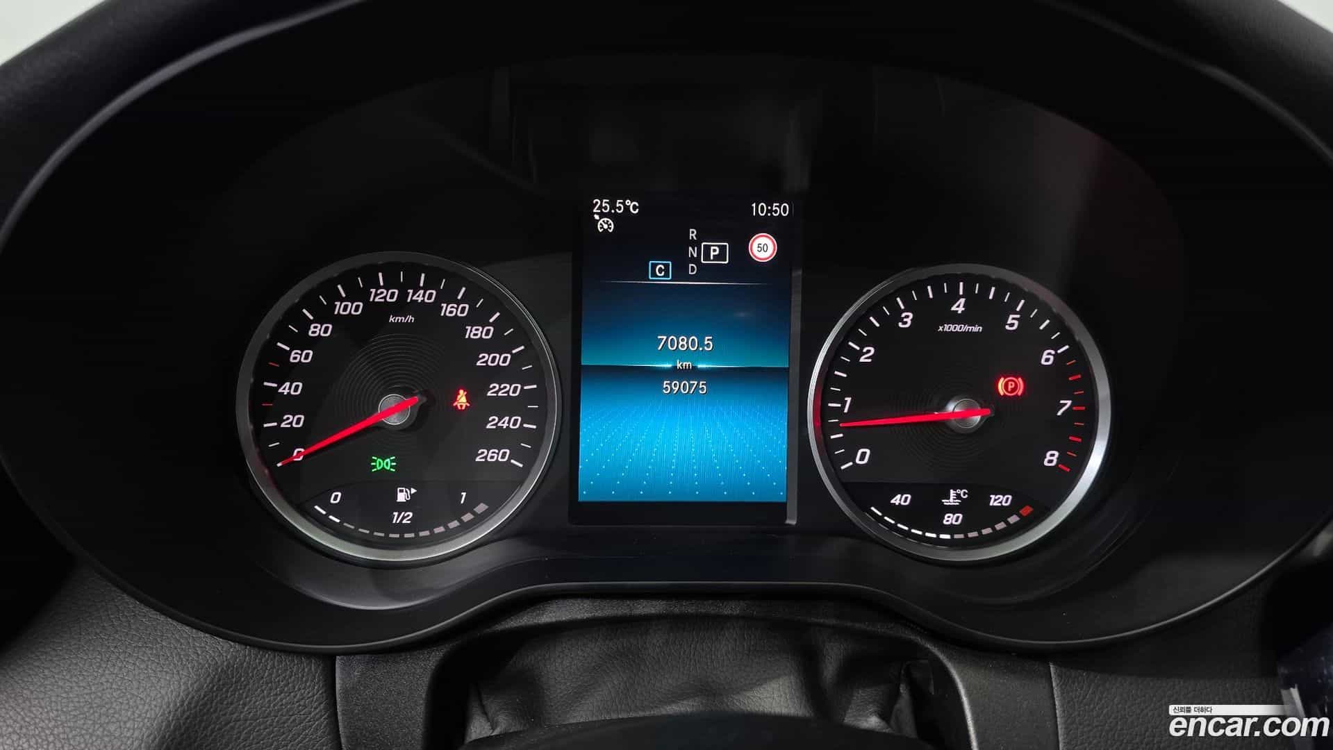 C-Class Mercedes-Benz 2020.6-INNER-008