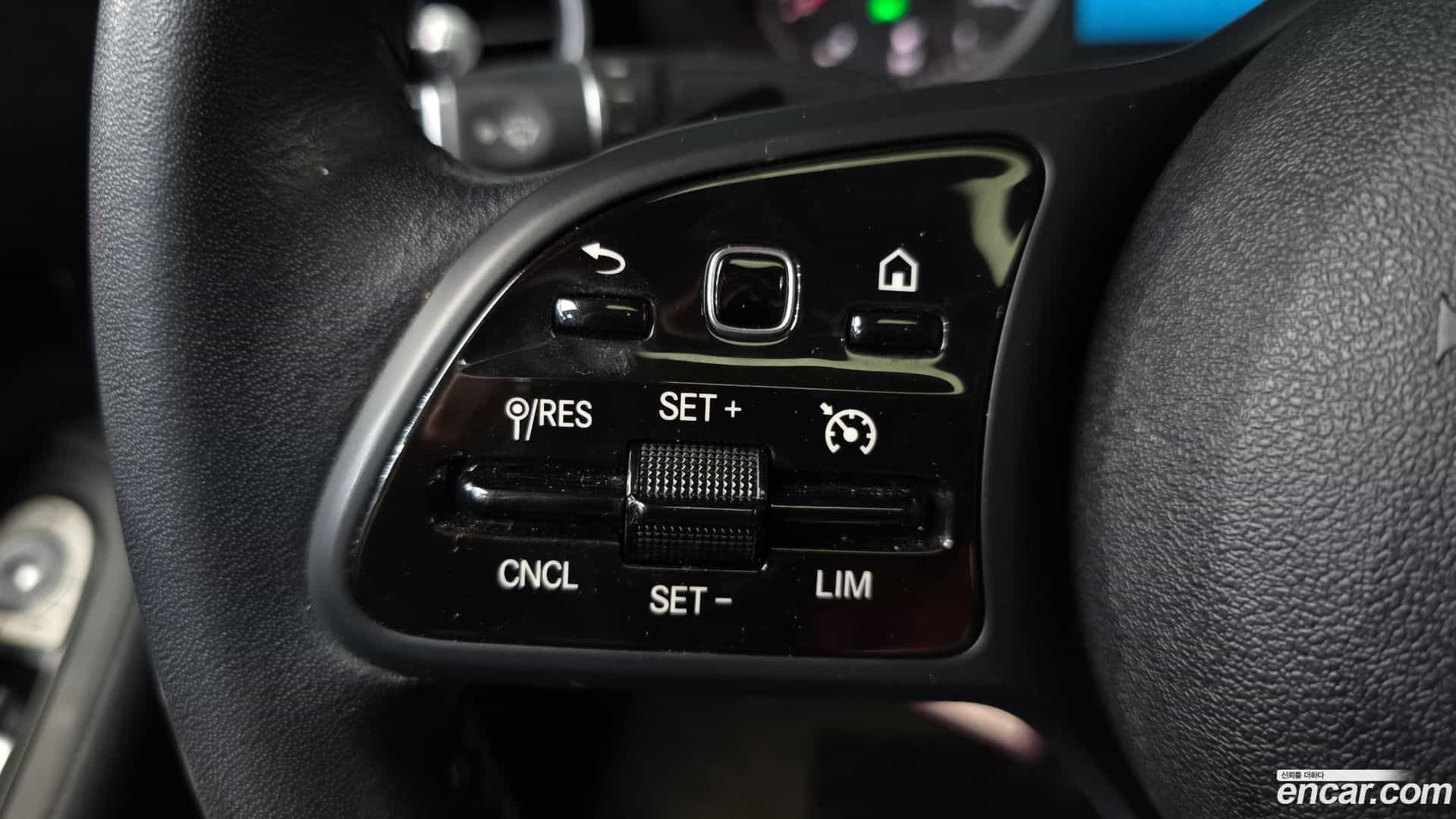 C-Class Mercedes-Benz 2020.6-OPTION-020
