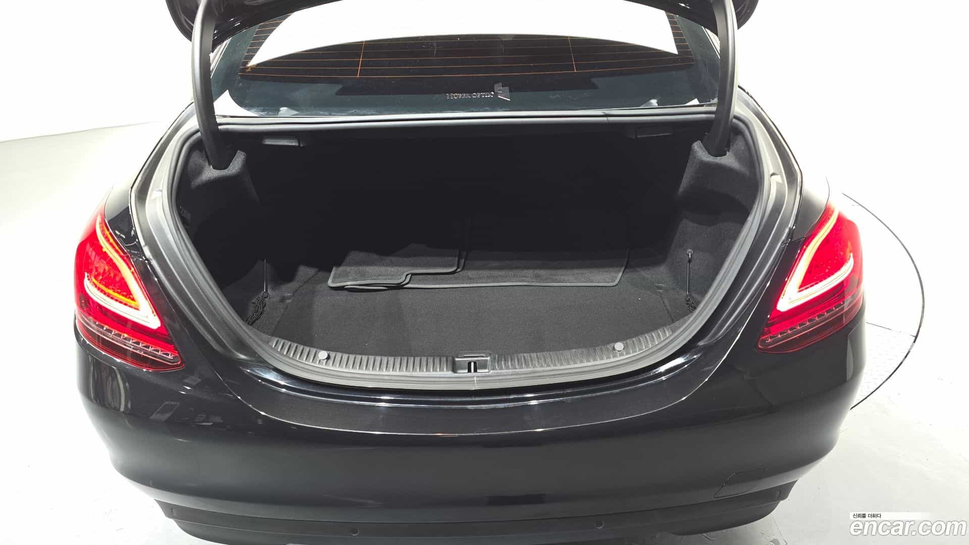 C-Class Mercedes-Benz 2020.6-OPTION-022