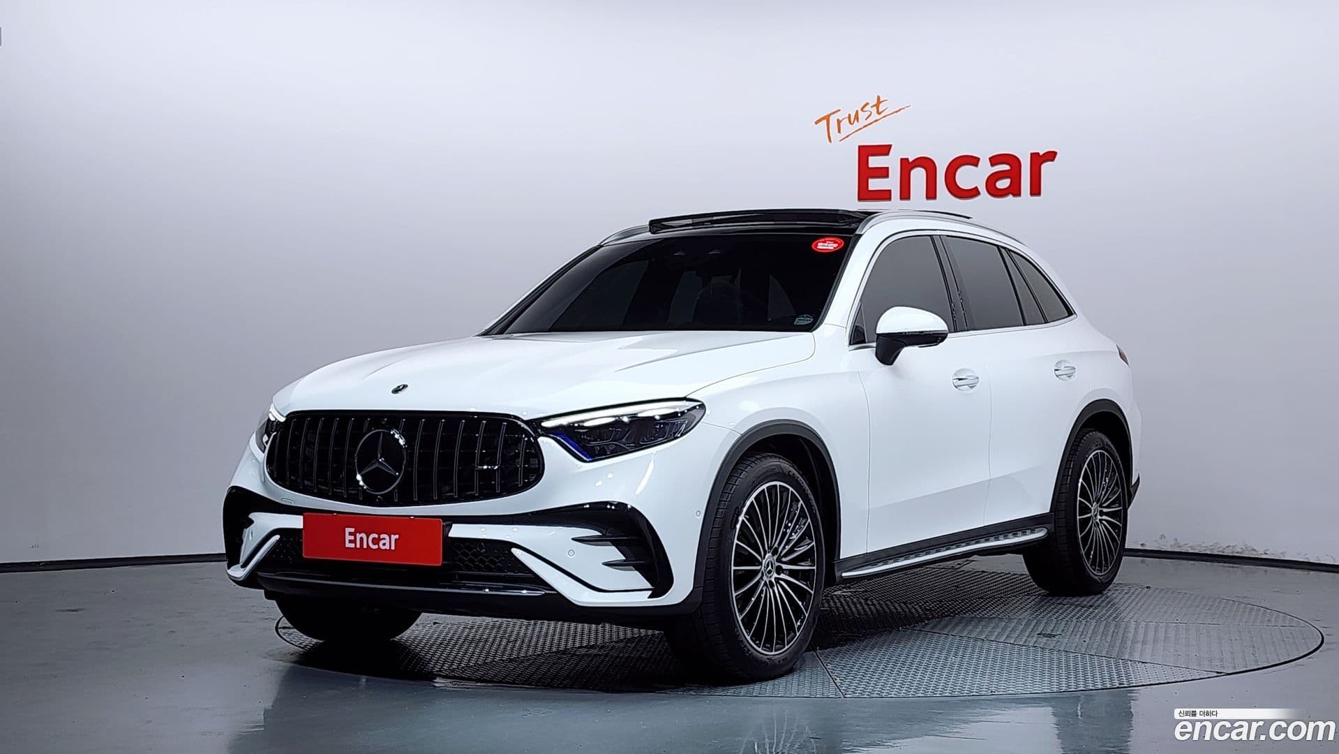 Main__Slider__Photo:GLC-Class Mercedes-Benz 2024.3-0