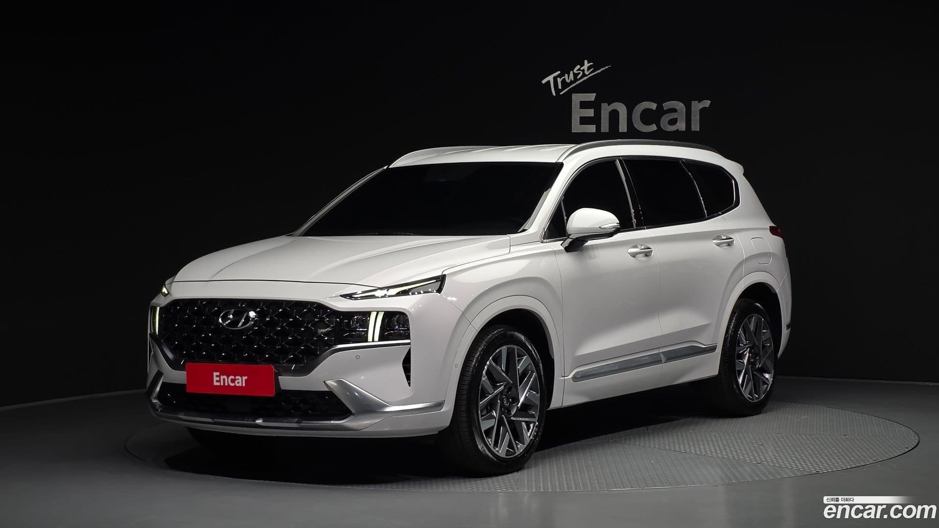 Main__Slider__Photo:Santafe Hyundai 2020.6-0