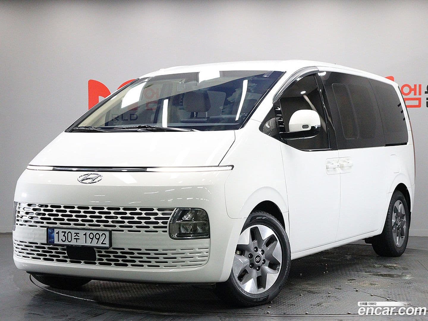 Main__Slider__Photo:Staria Hyundai 2022.7-0