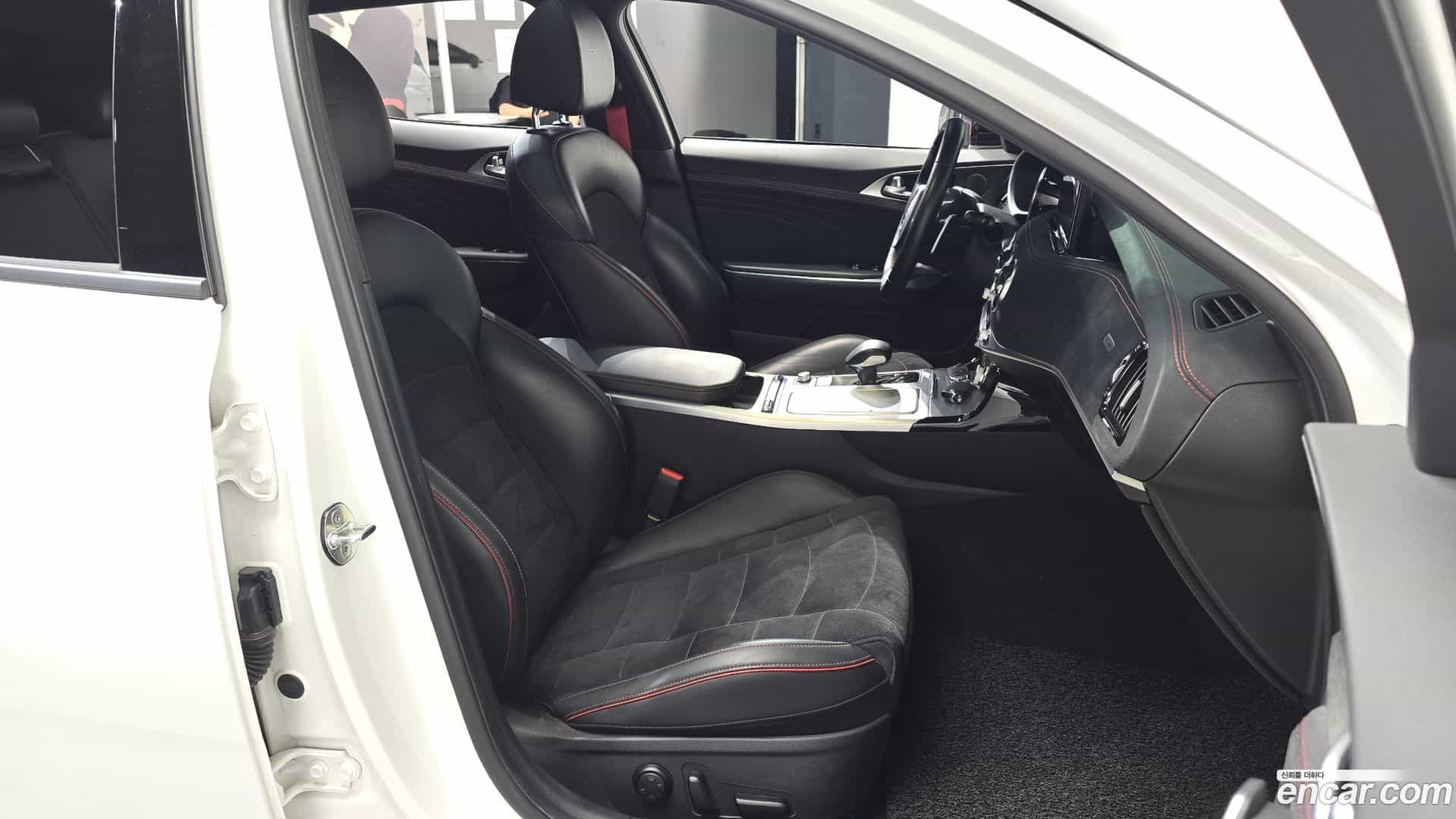 Stinger Kia 2020.8-INNER-036