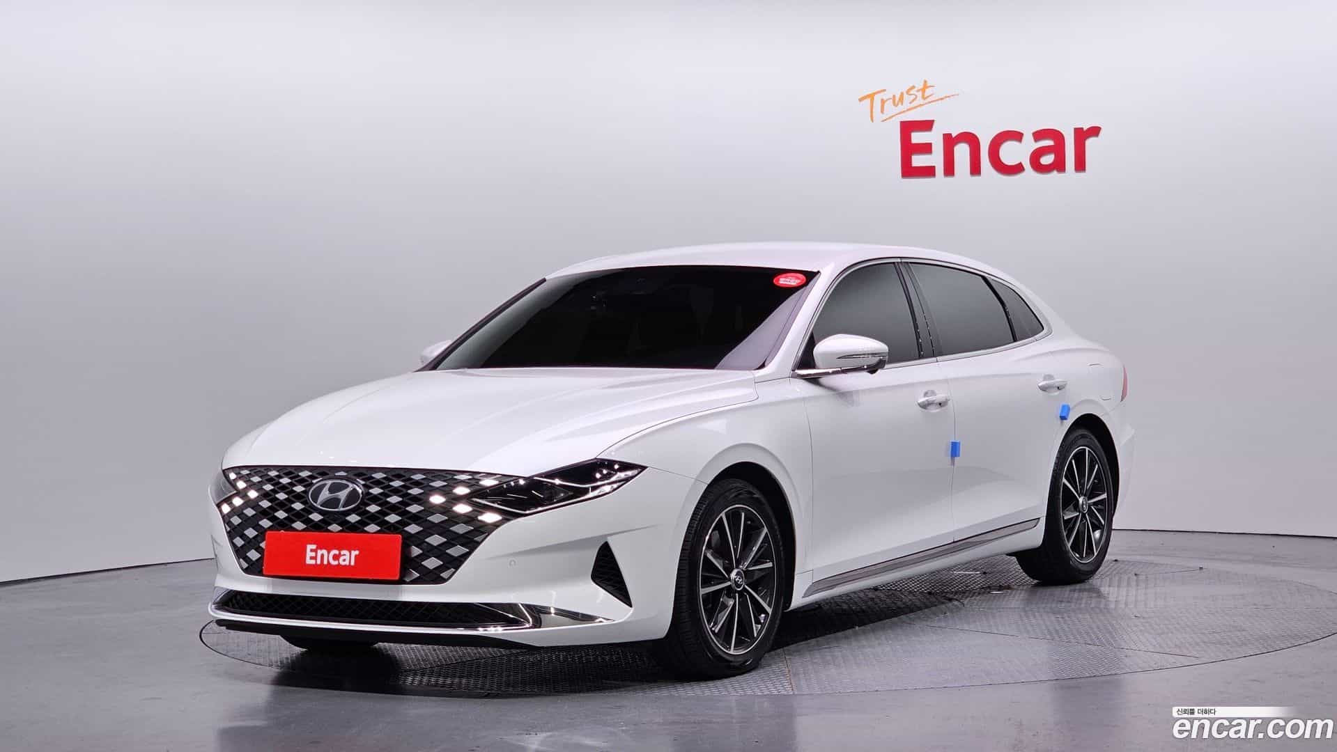 Grandeur Hyundai 2021.10-OUTER-001