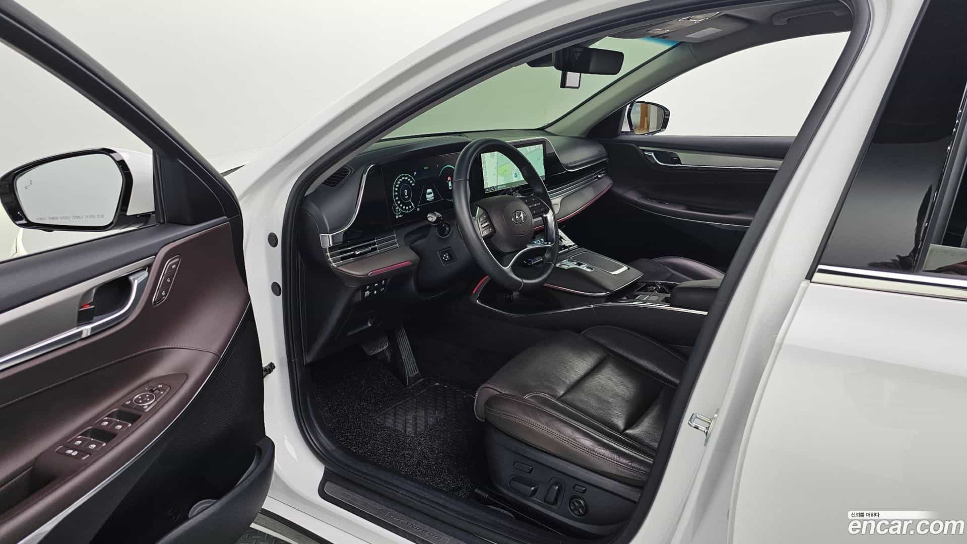 Grandeur Hyundai 2021.10-INNER-010