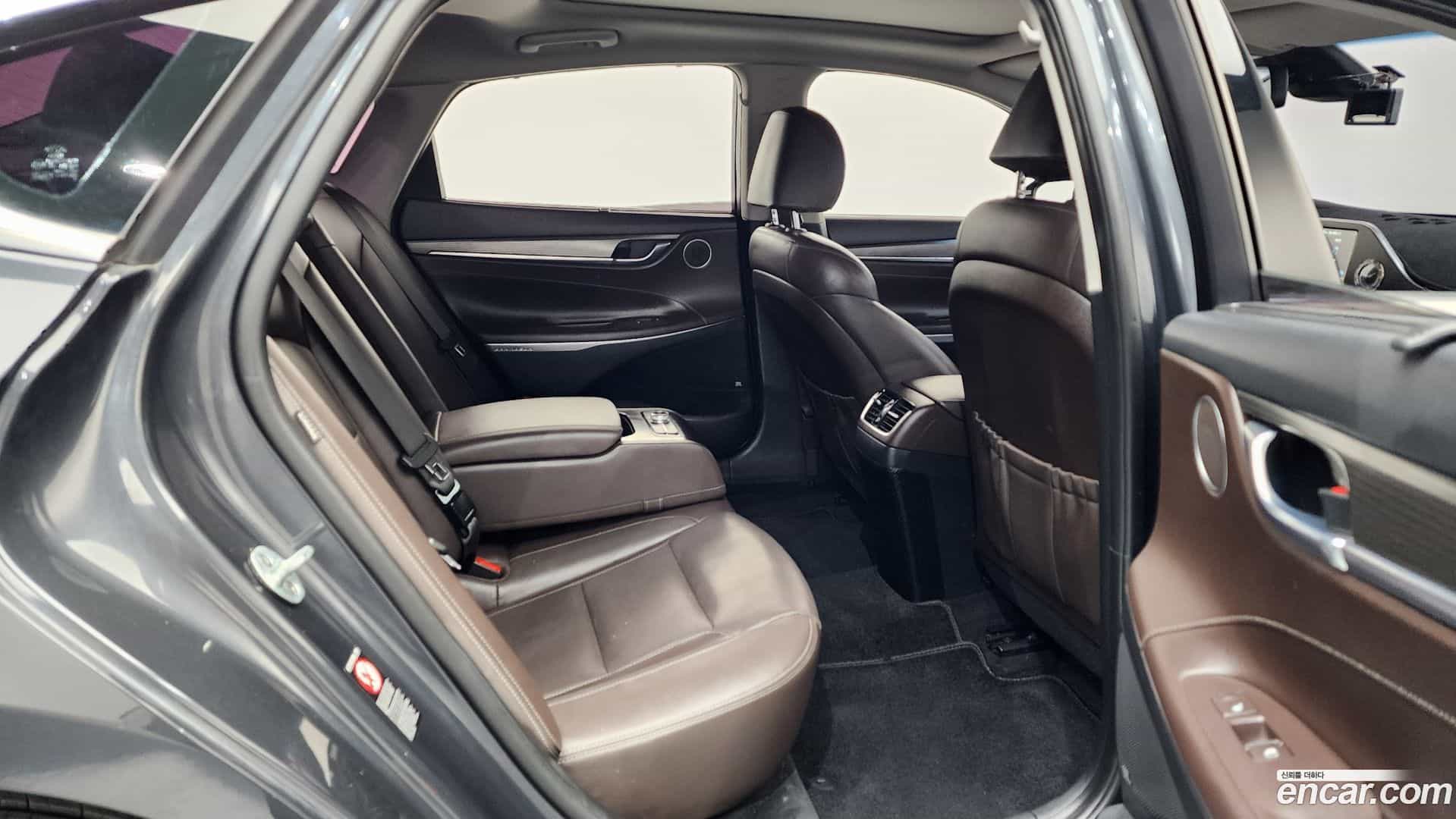 Grandeur Hyundai 2017.4-OPTION-015