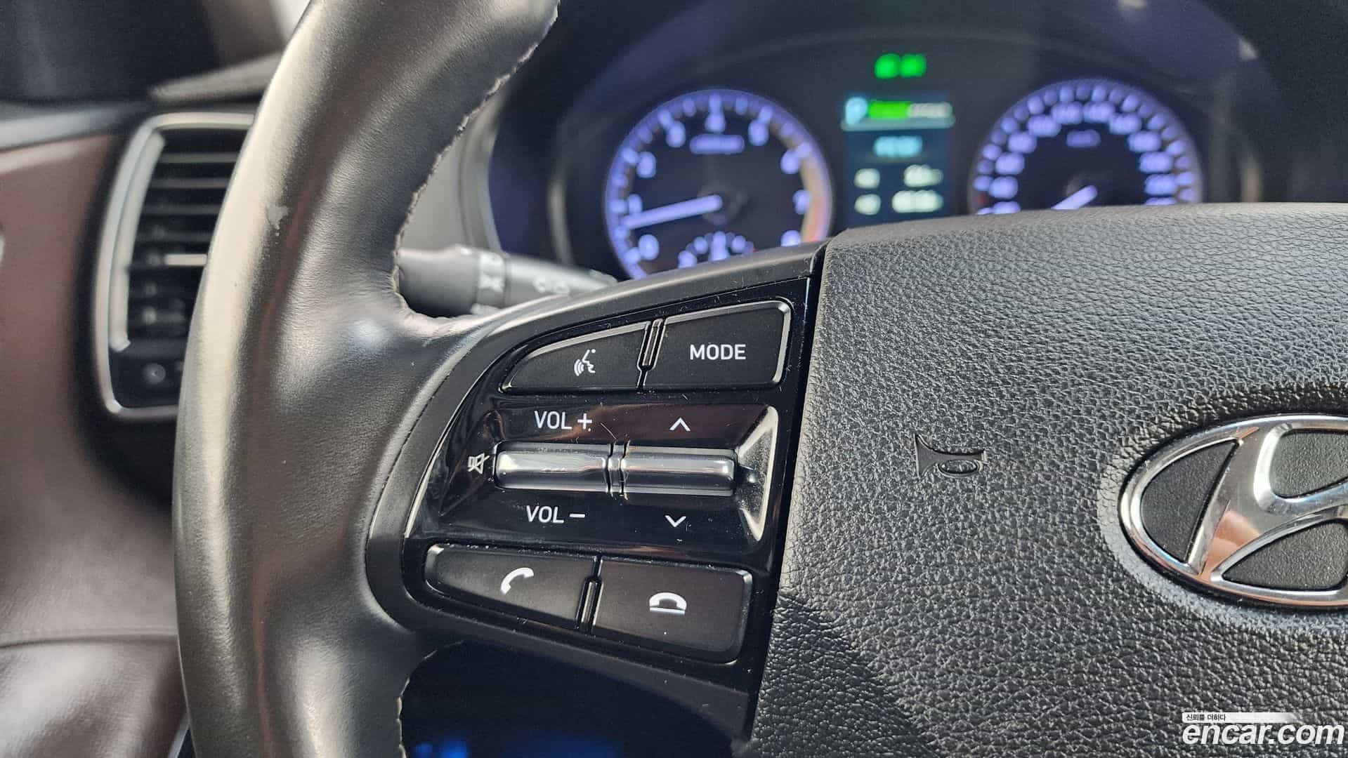 Grandeur Hyundai 2017.4-OPTION-020