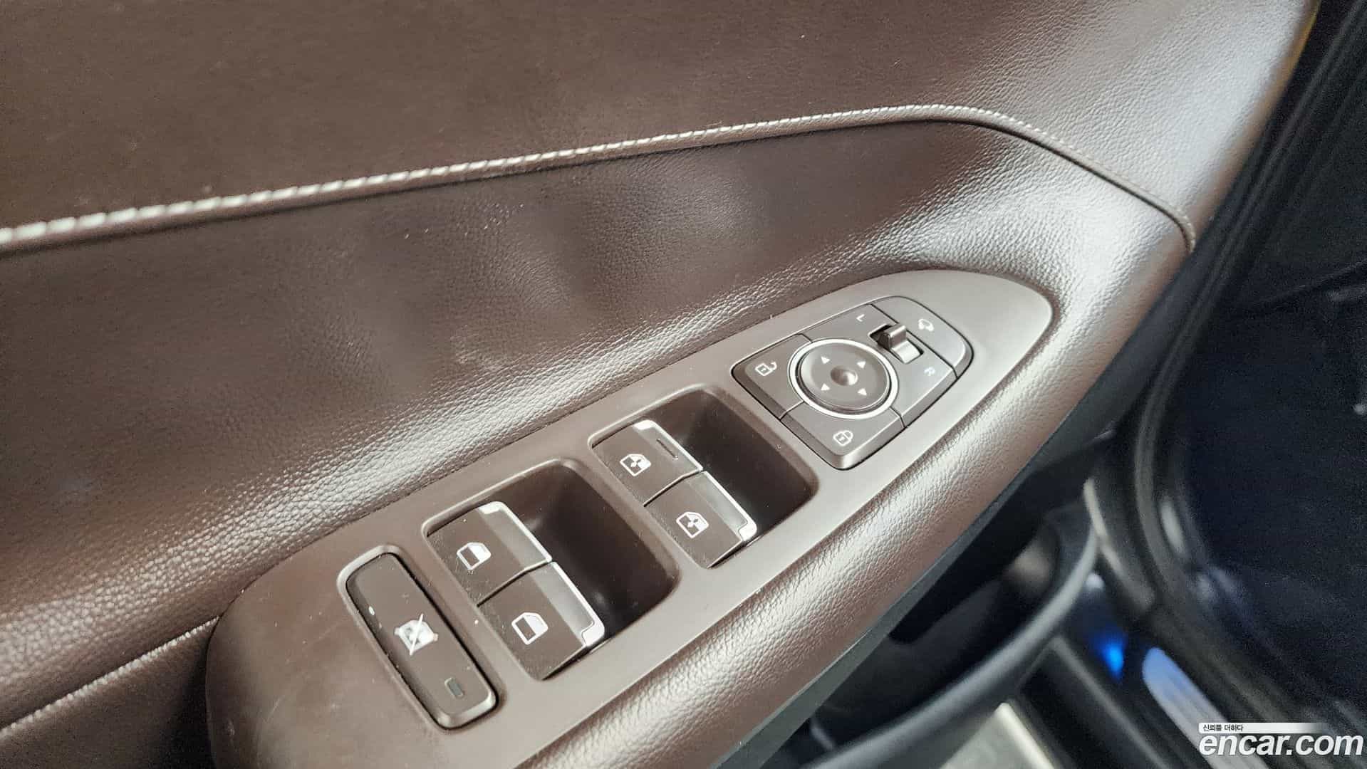 Grandeur Hyundai 2017.4-OPTION-047