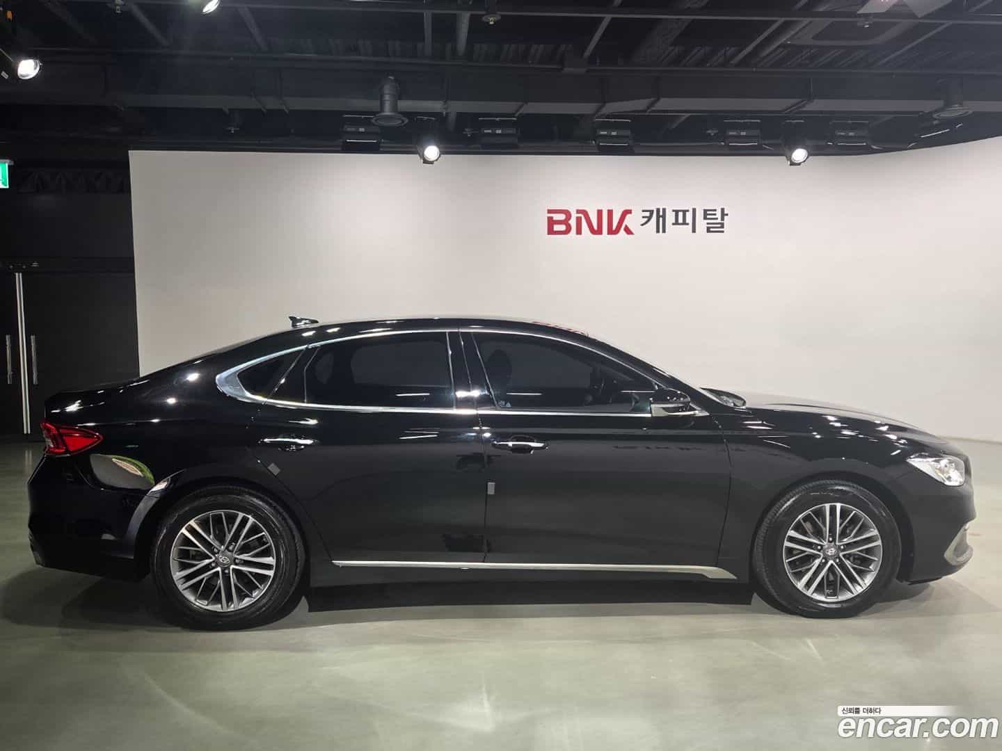 Grandeur Hyundai 2019.10-OUTER-003