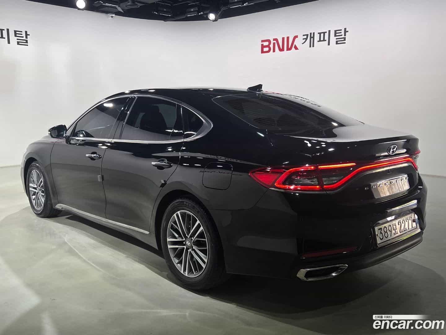 Grandeur Hyundai 2019.10-OUTER-004