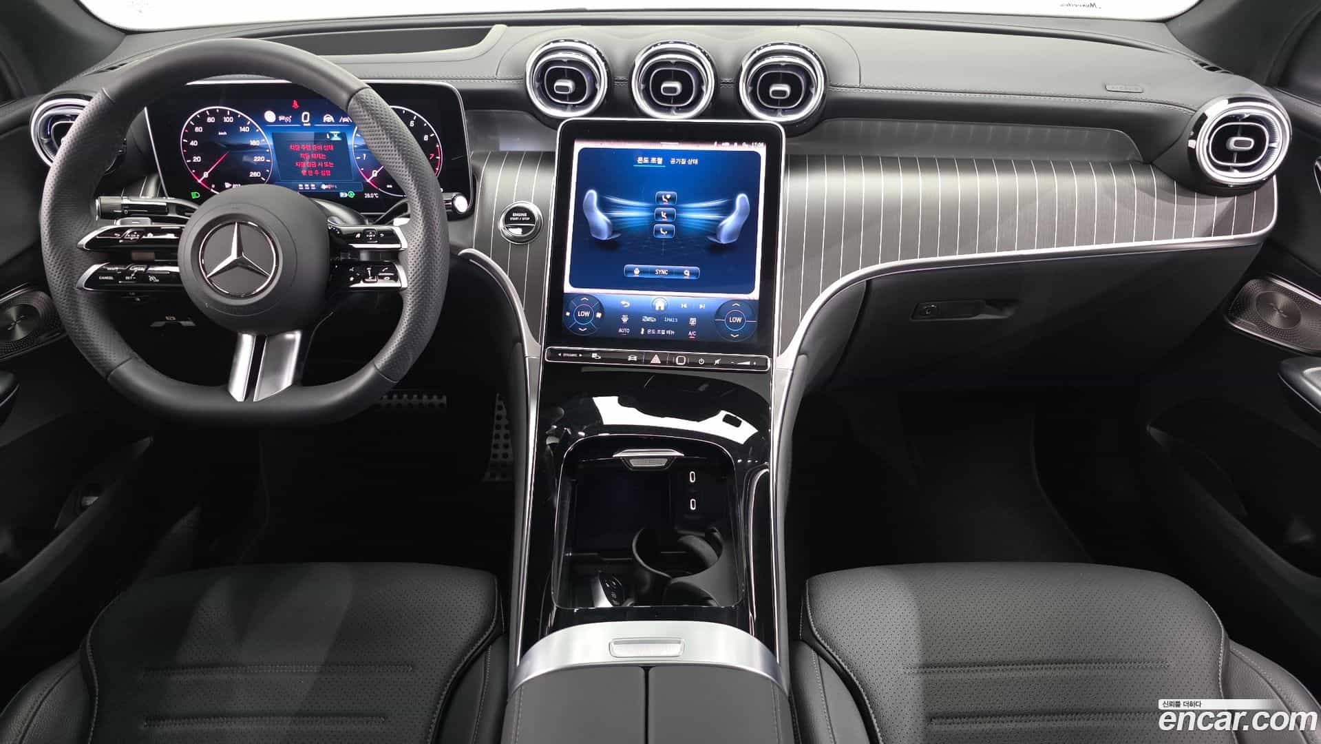 GLC-Class Mercedes-Benz 2025.7-INNER-007