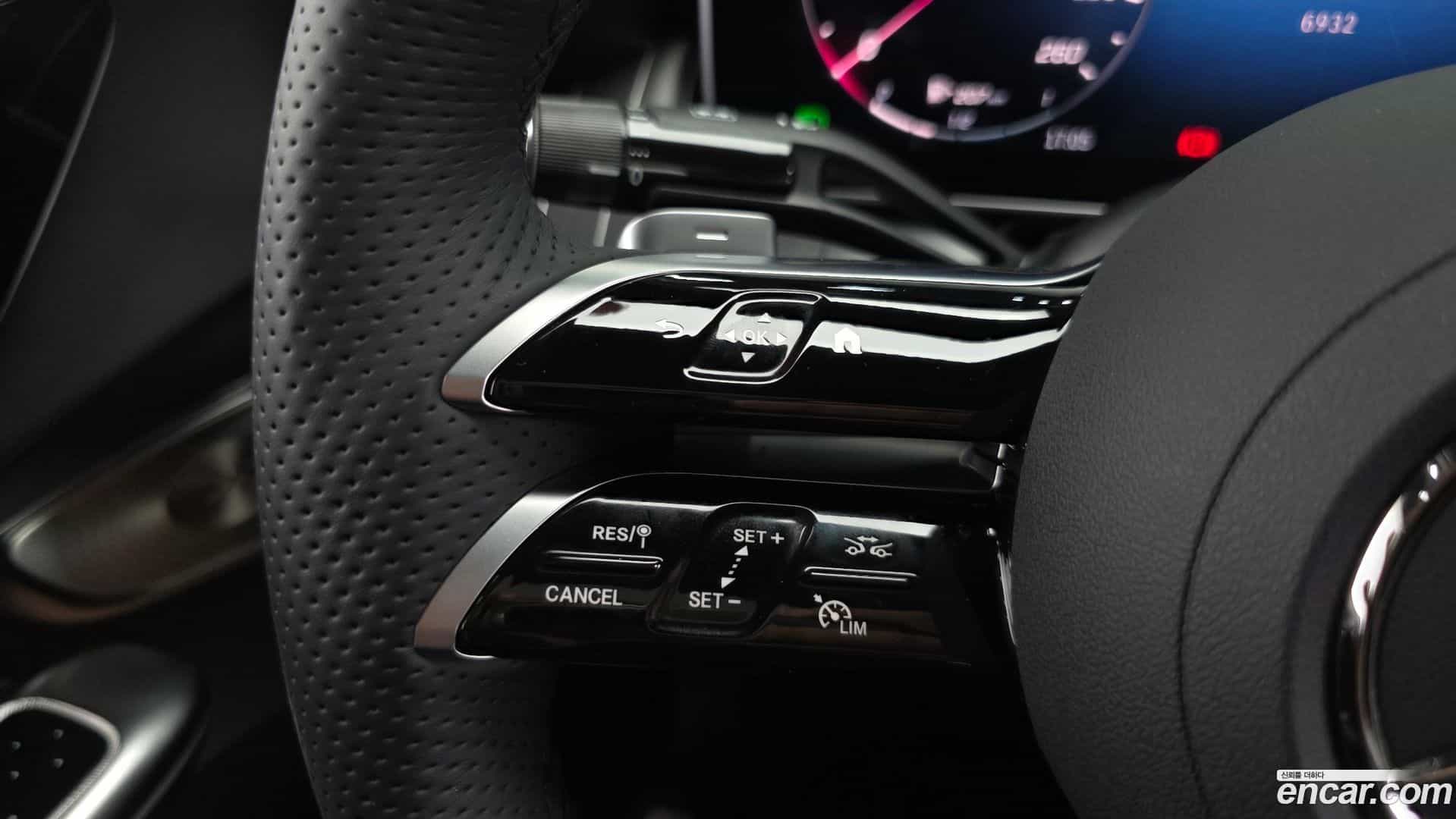 GLC-Class Mercedes-Benz 2025.7-OPTION-041